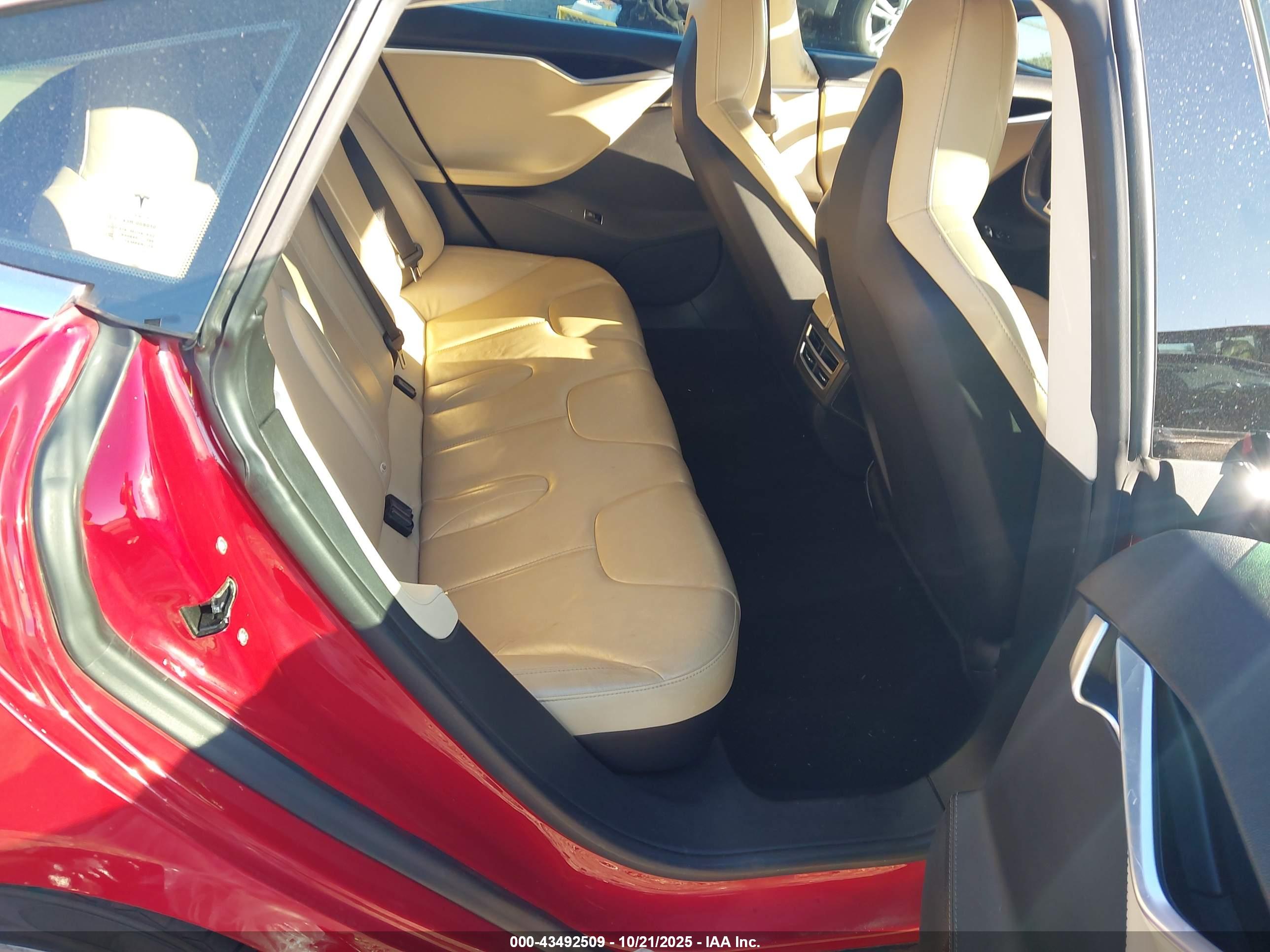 TESLA MODEL image 8