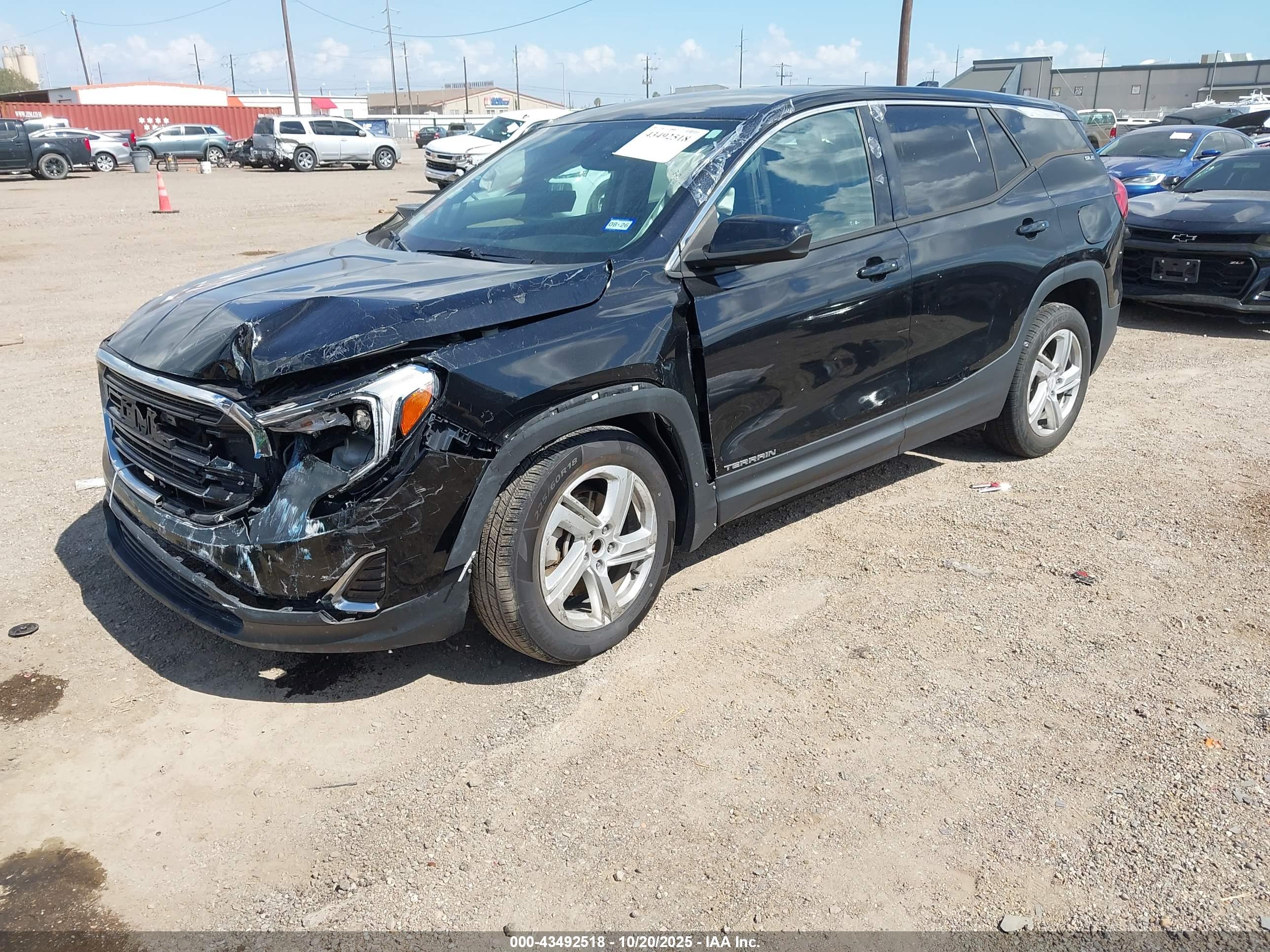 GMC TERRAIN image 2