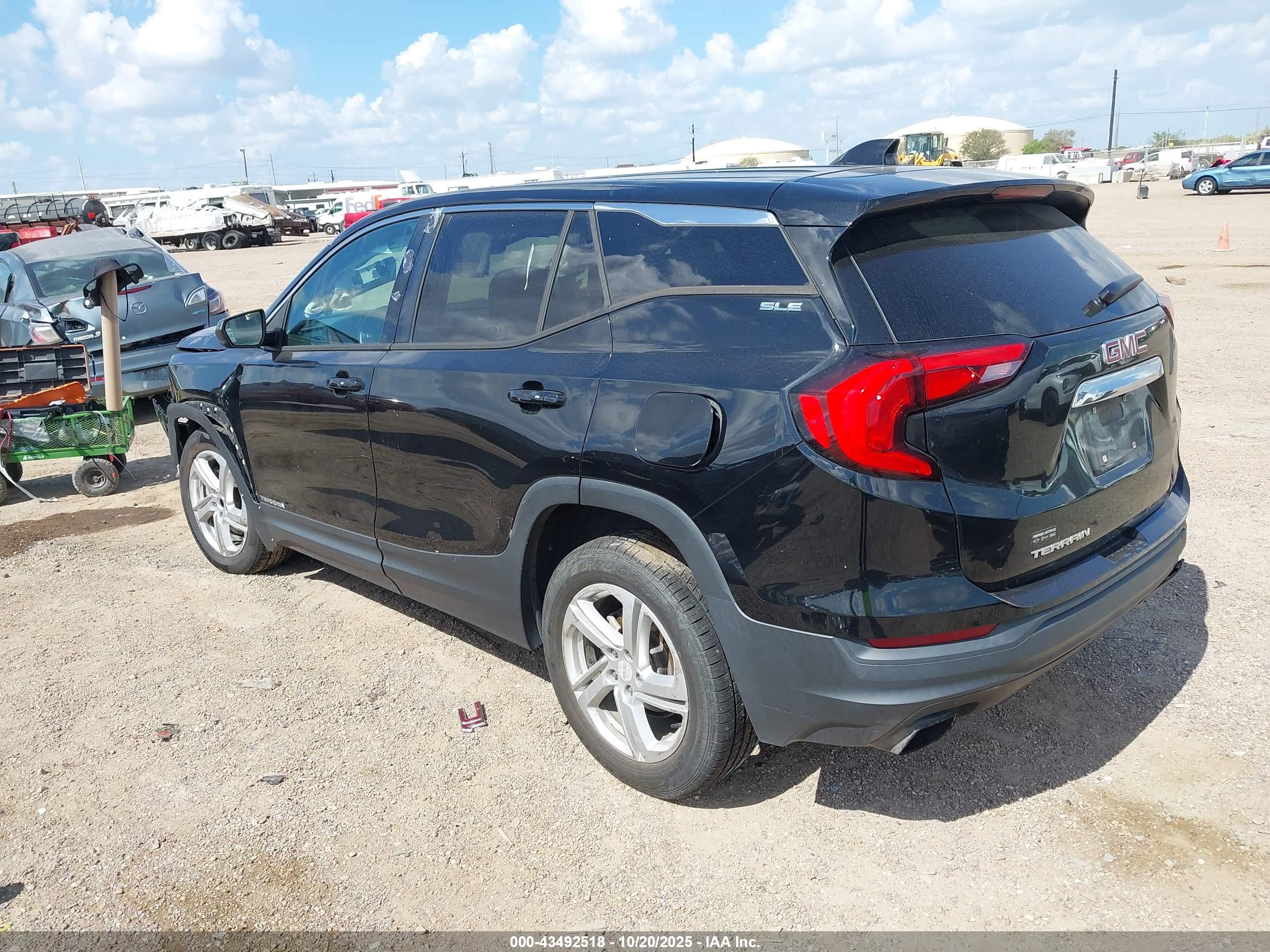 GMC TERRAIN image 3