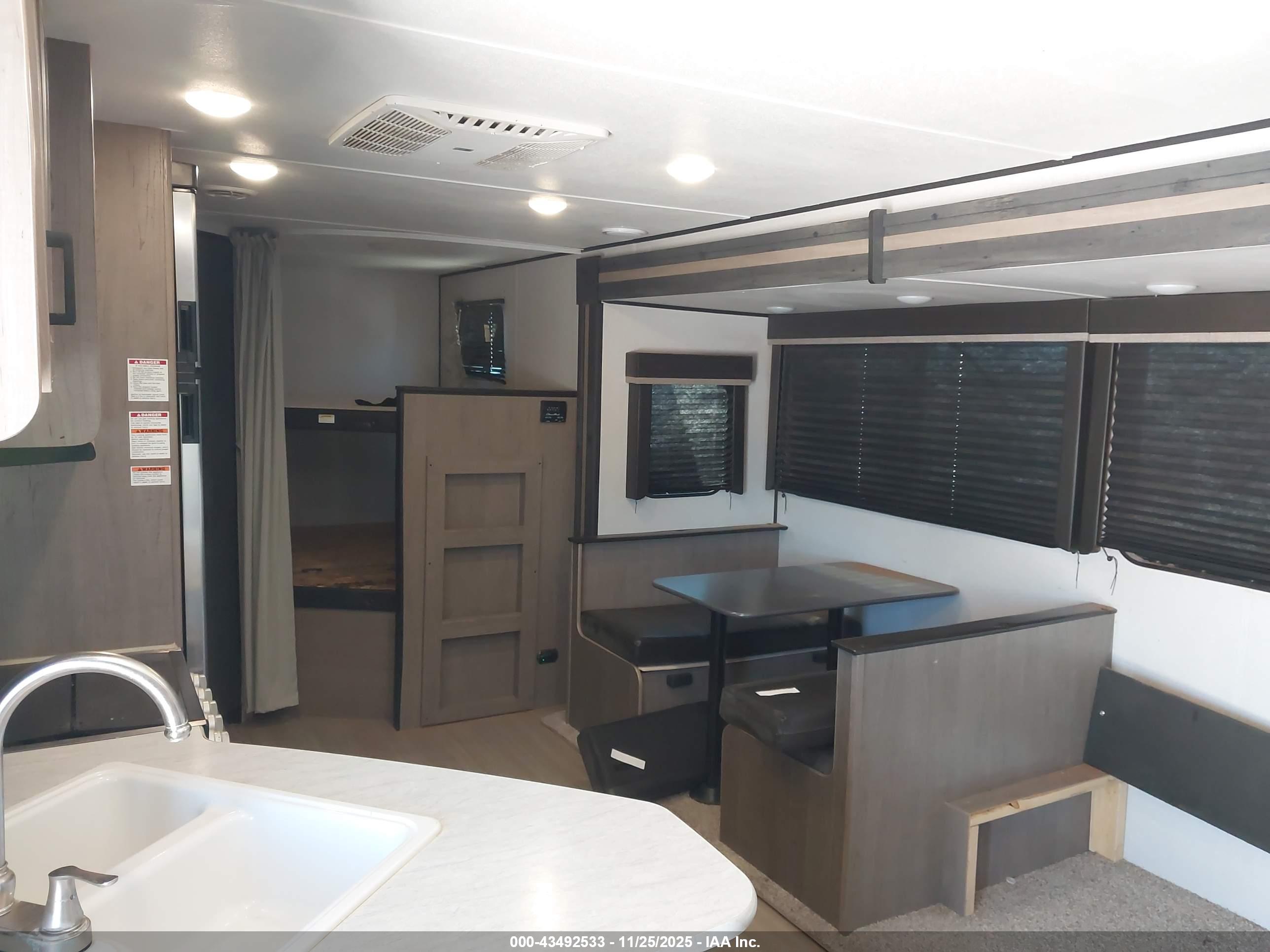 KEYSTONE RV image 5