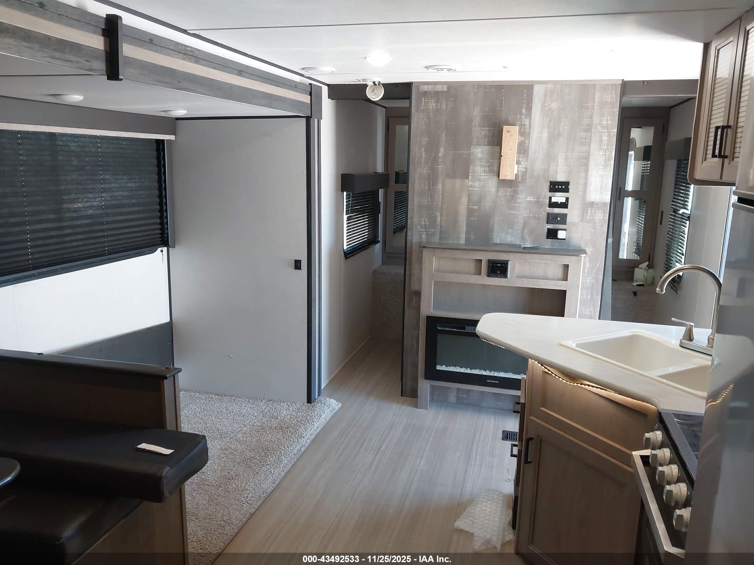 KEYSTONE RV image 8