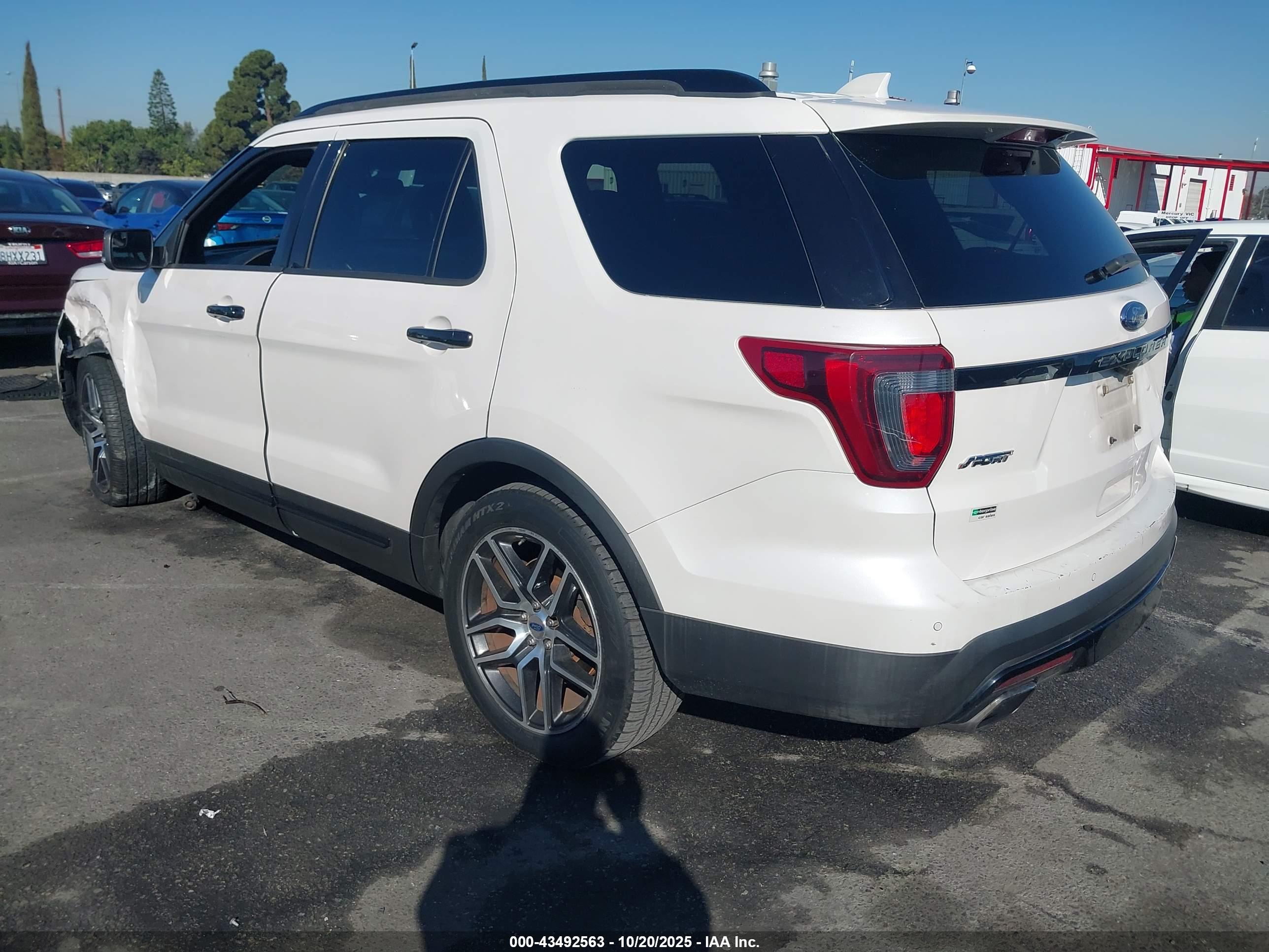 FORD EXPLORER image 3