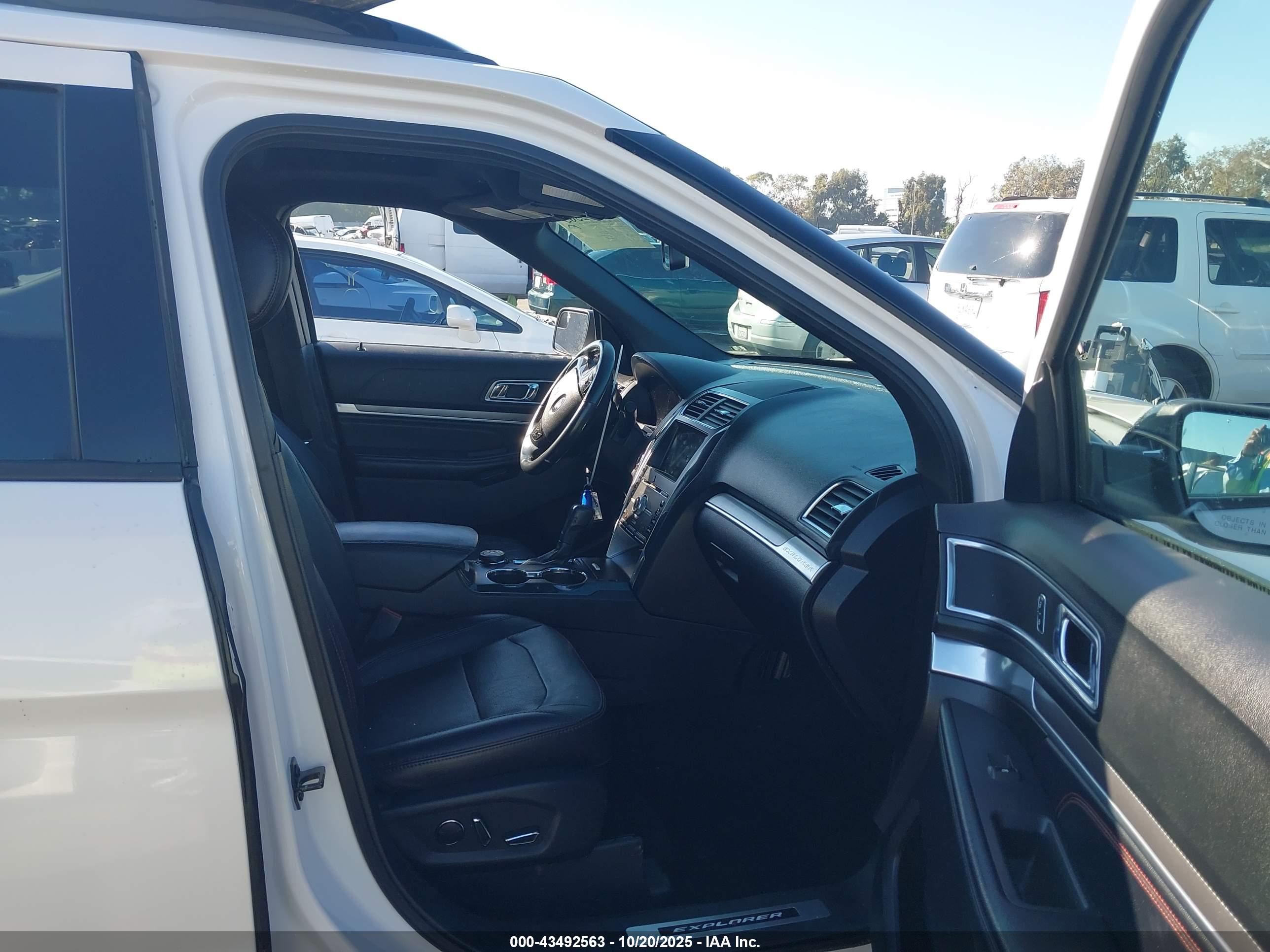 FORD EXPLORER image 5