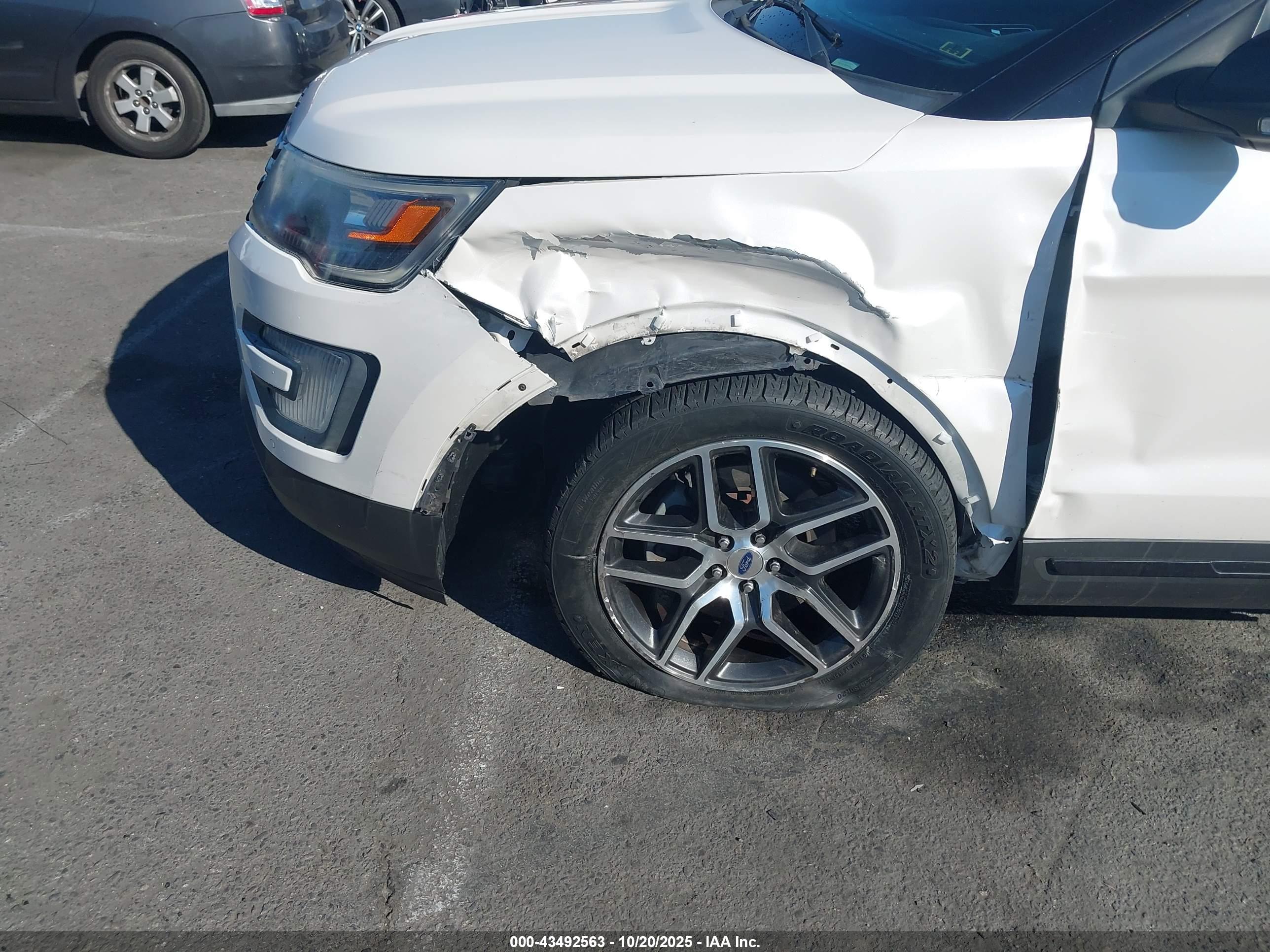 FORD EXPLORER image 6