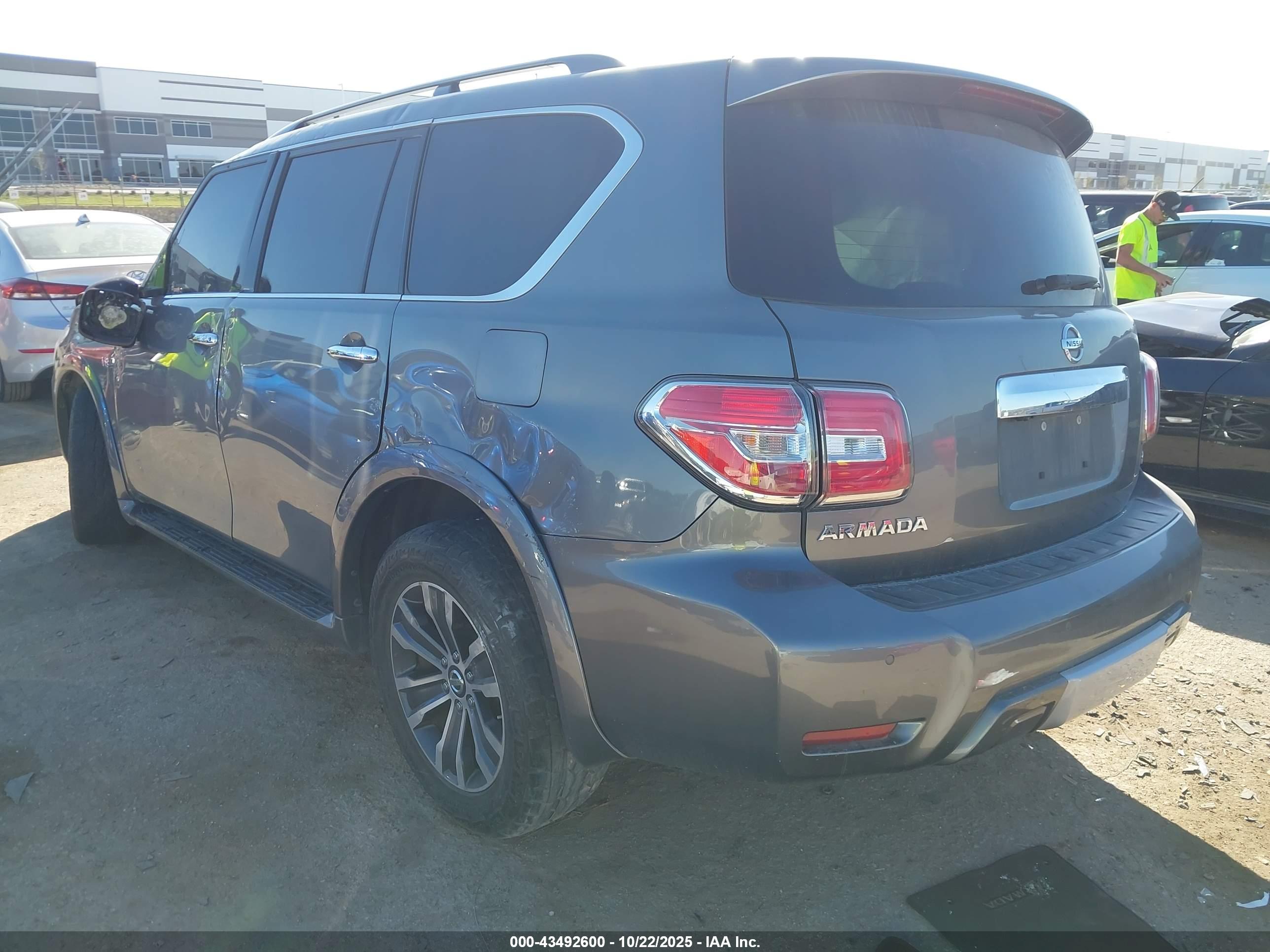 NISSAN ARMADA image 3
