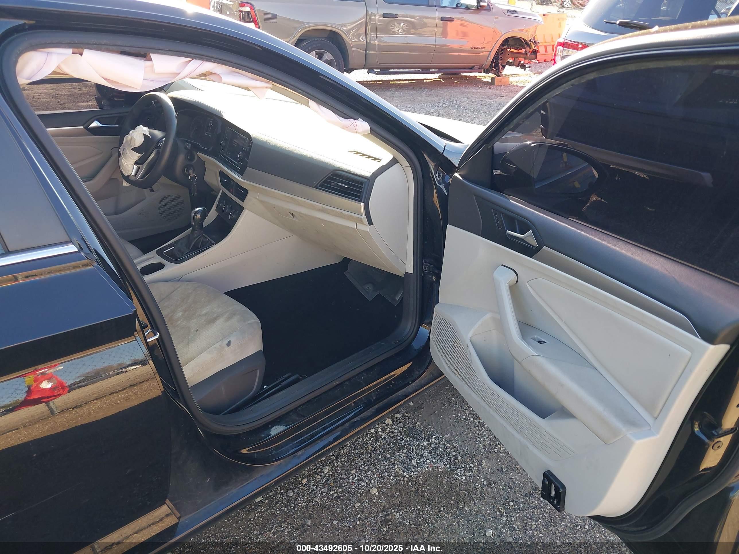 VOLKSWAGEN JETTA image 5