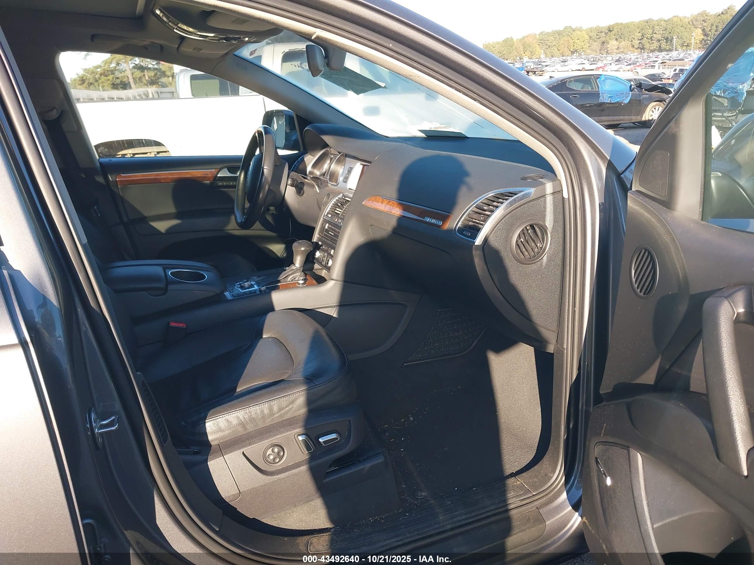 AUDI Q7 image 5