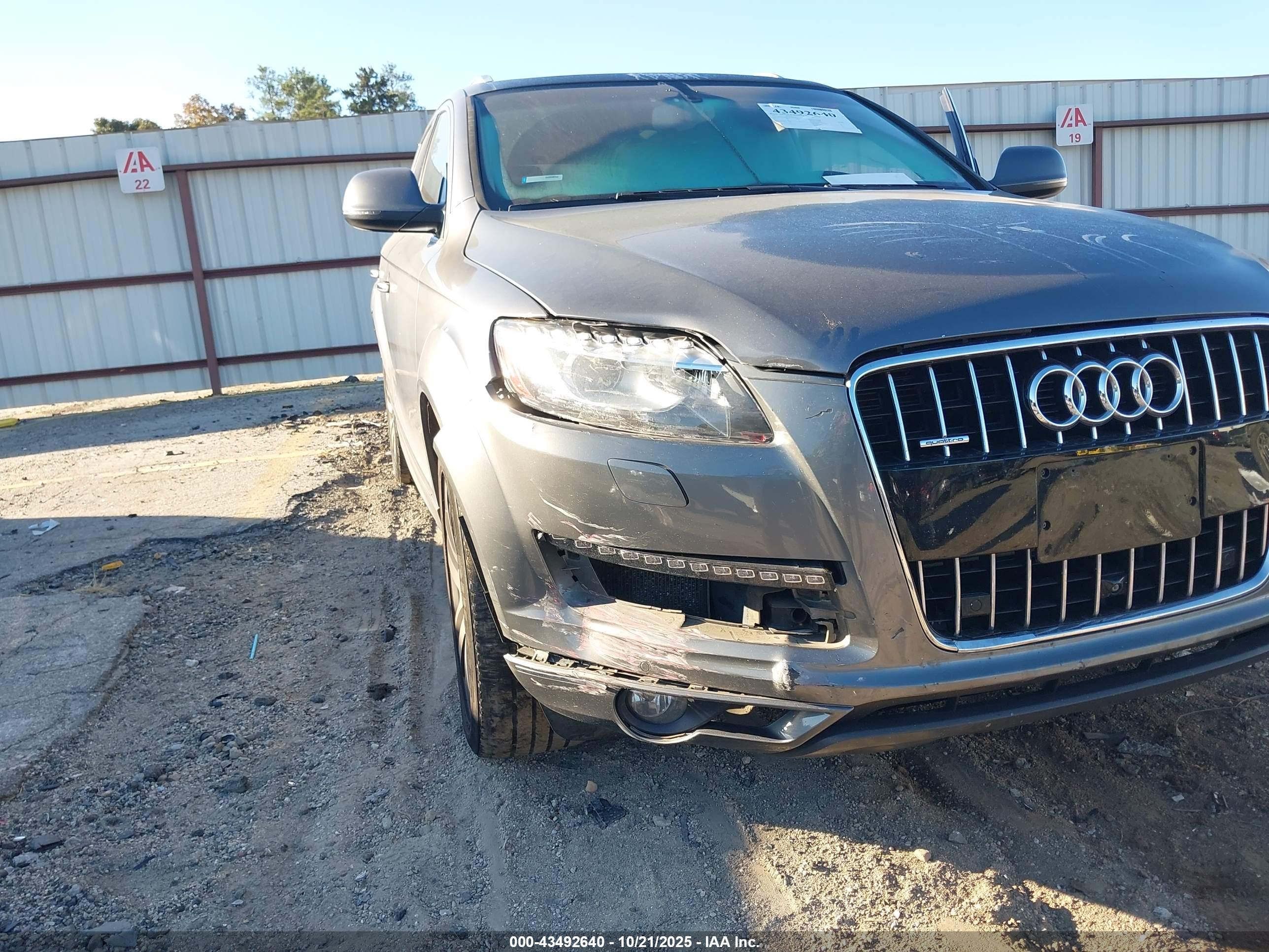 AUDI Q7 image 6