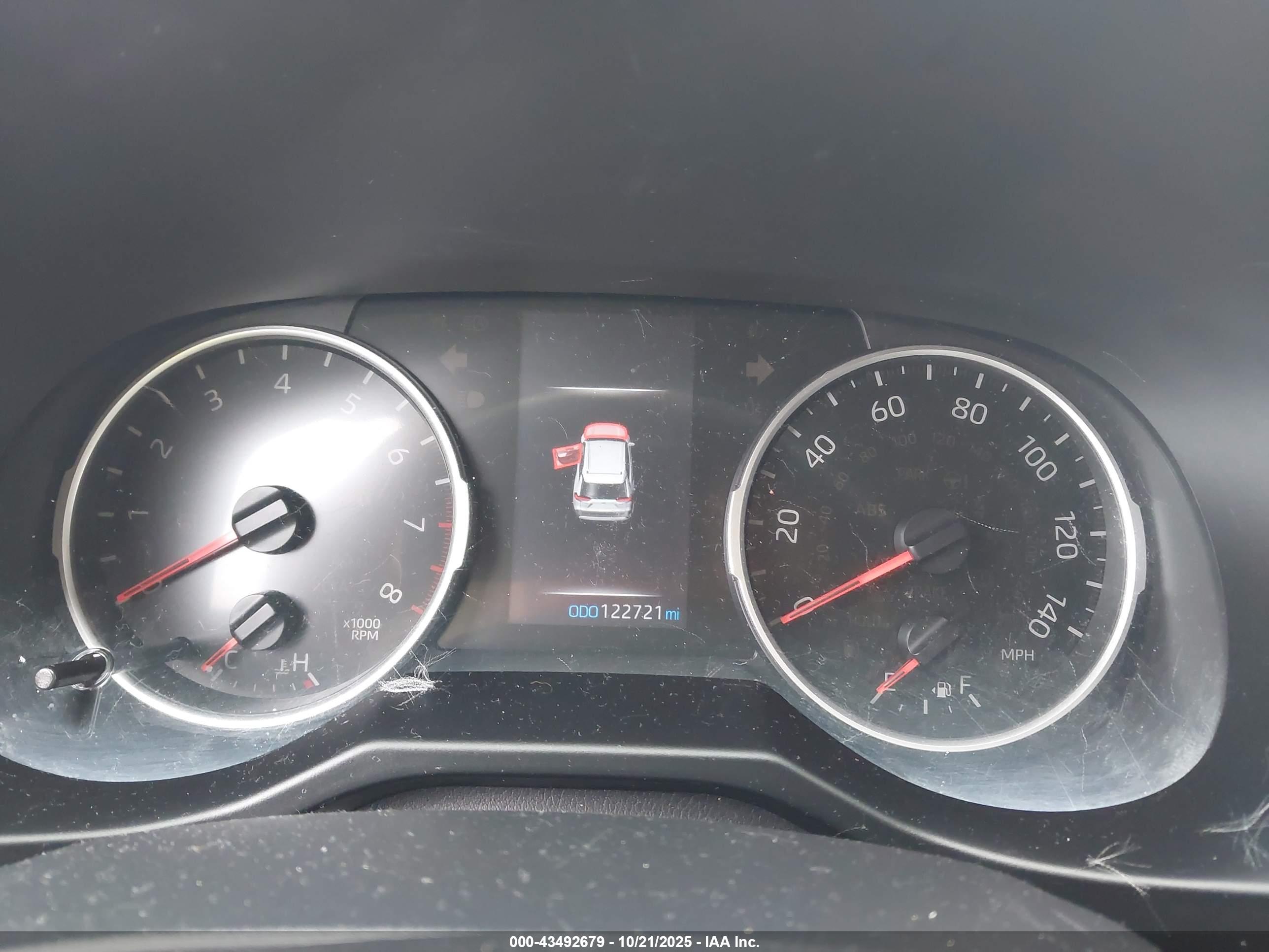 TOYOTA RAV4 image 7