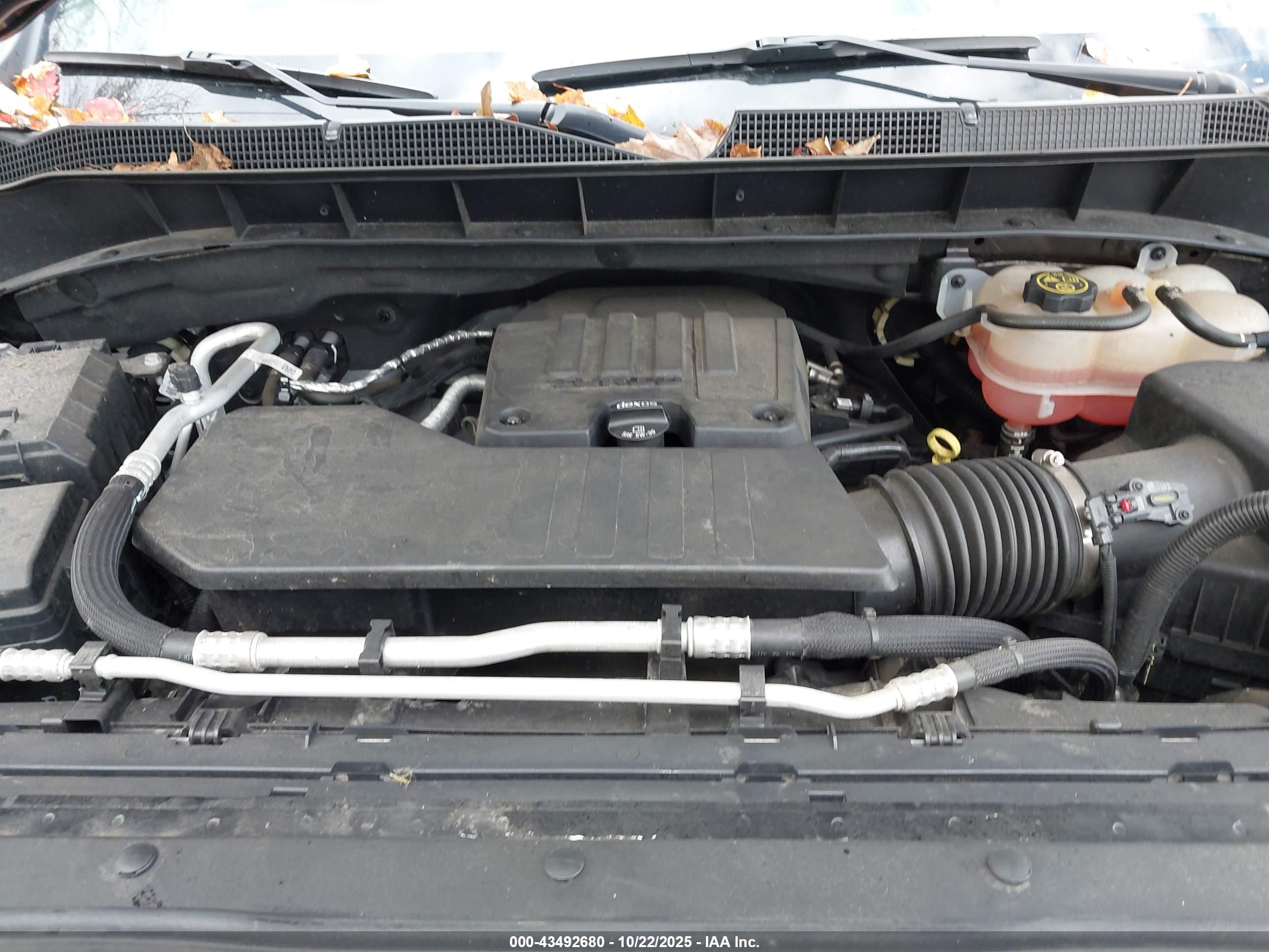 CHEVROLET SILVERADO image 10