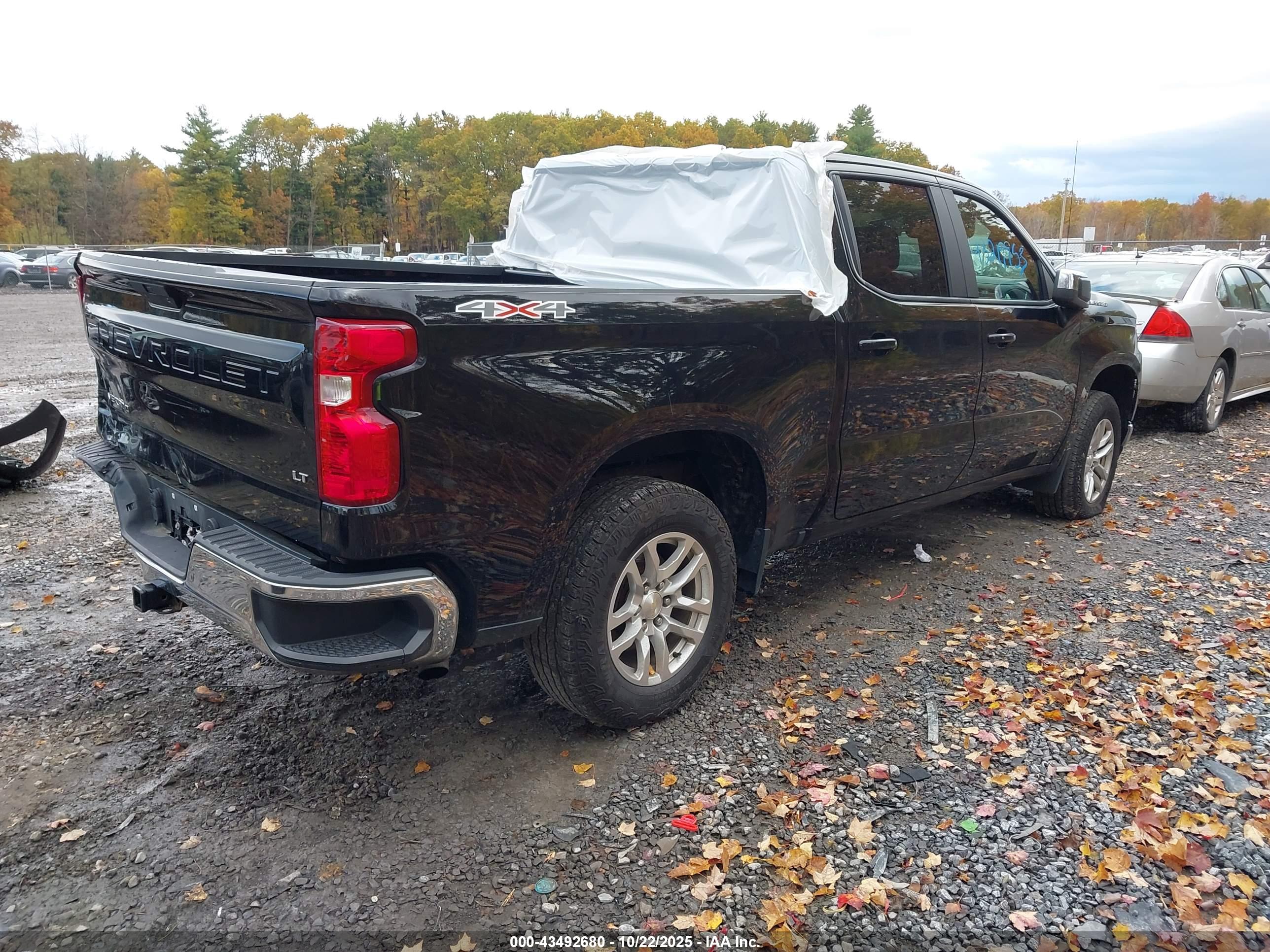 CHEVROLET SILVERADO image 4