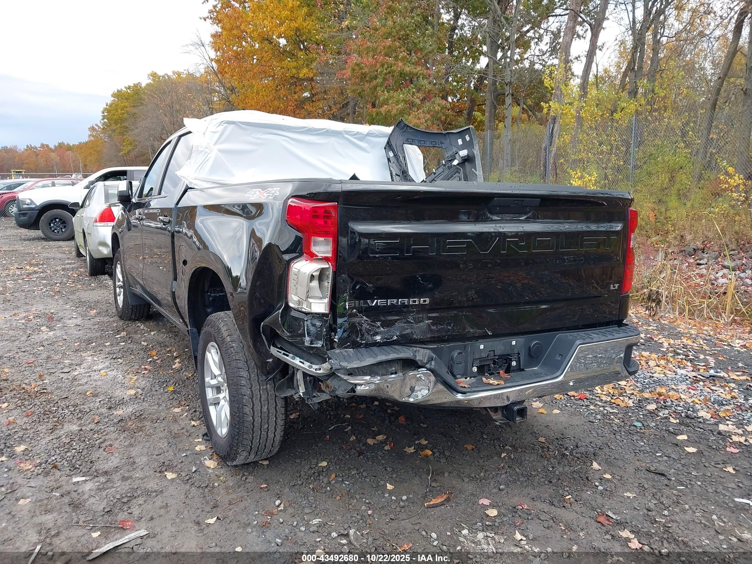 CHEVROLET SILVERADO image 6