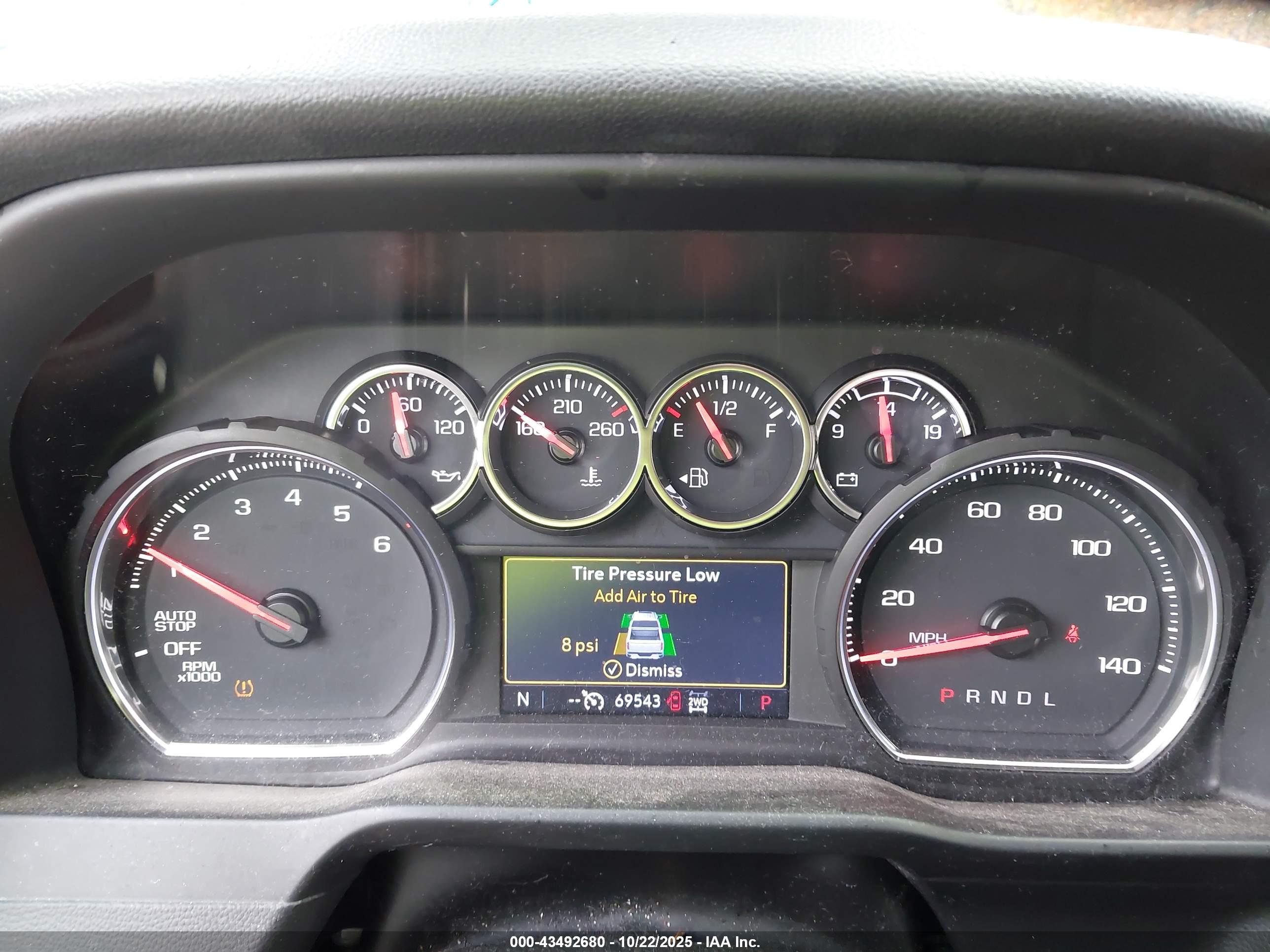 CHEVROLET SILVERADO image 7