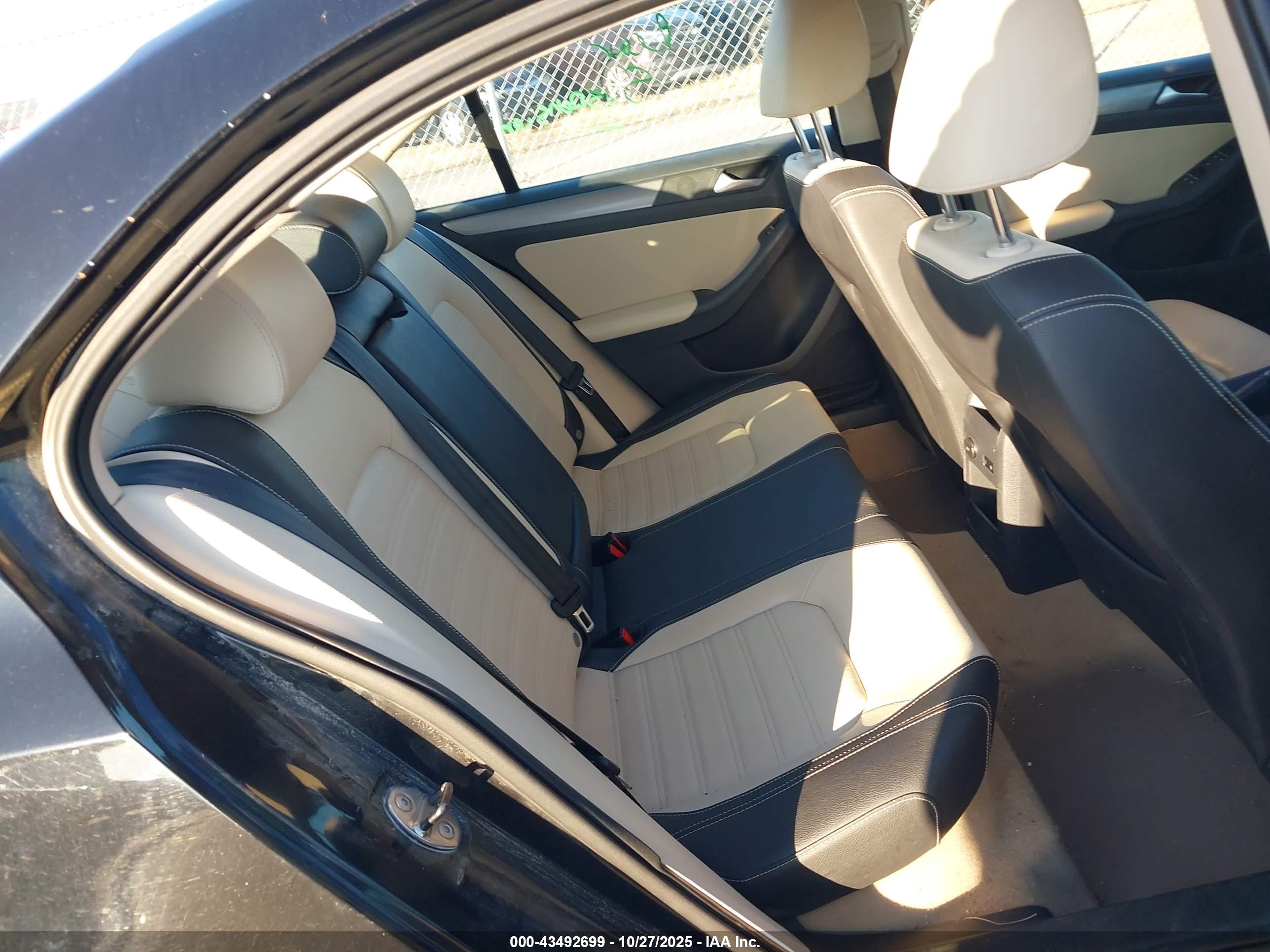 VOLKSWAGEN JETTA image 8