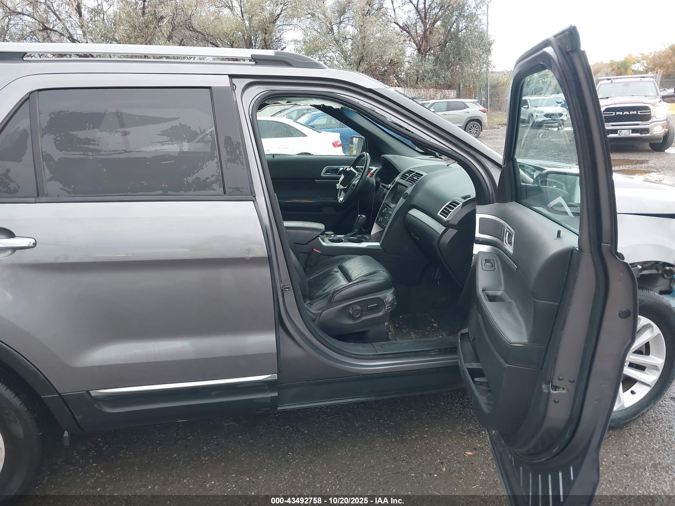 FORD EXPLORER image 5