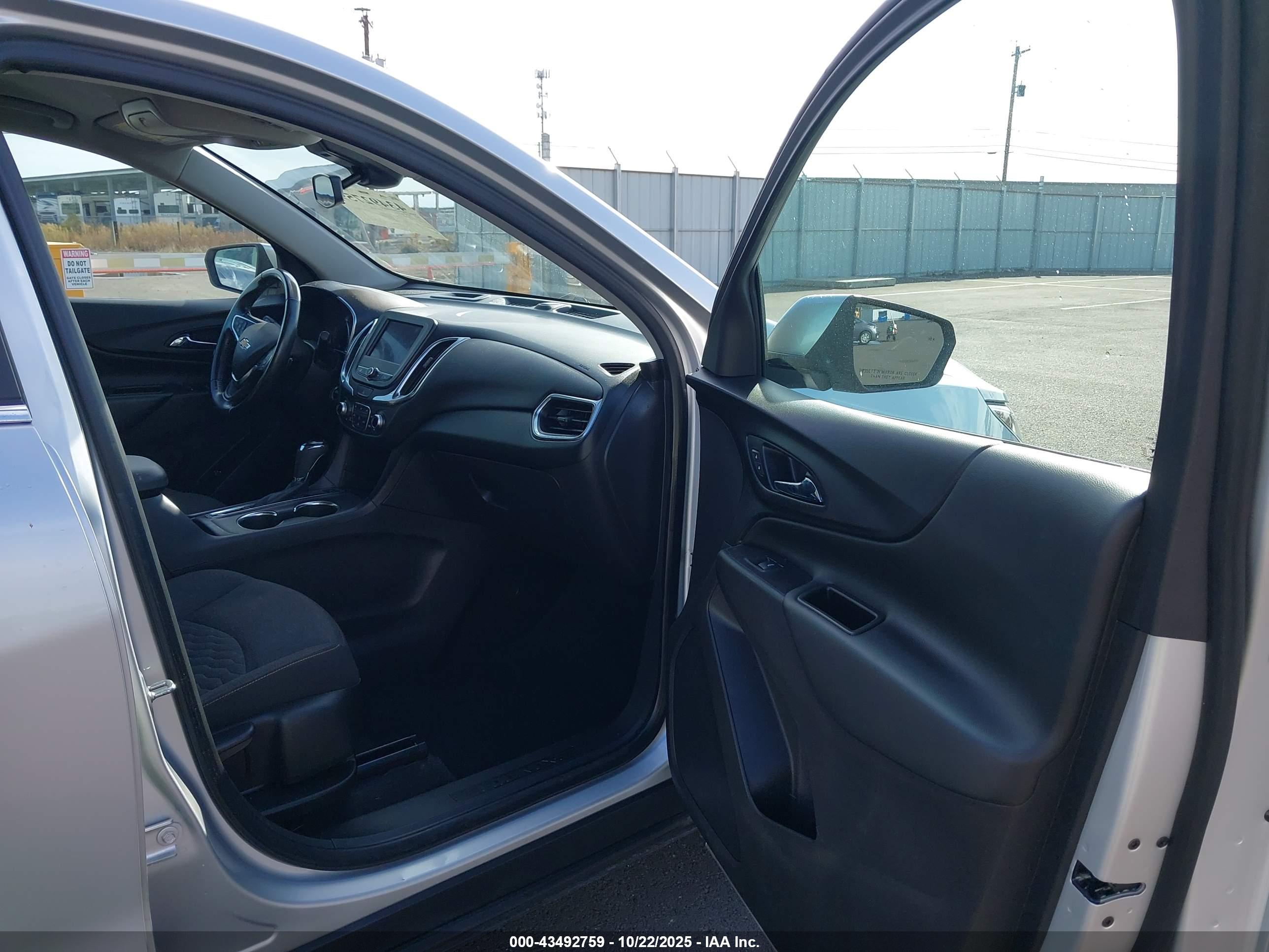 CHEVROLET EQUINOX image 5