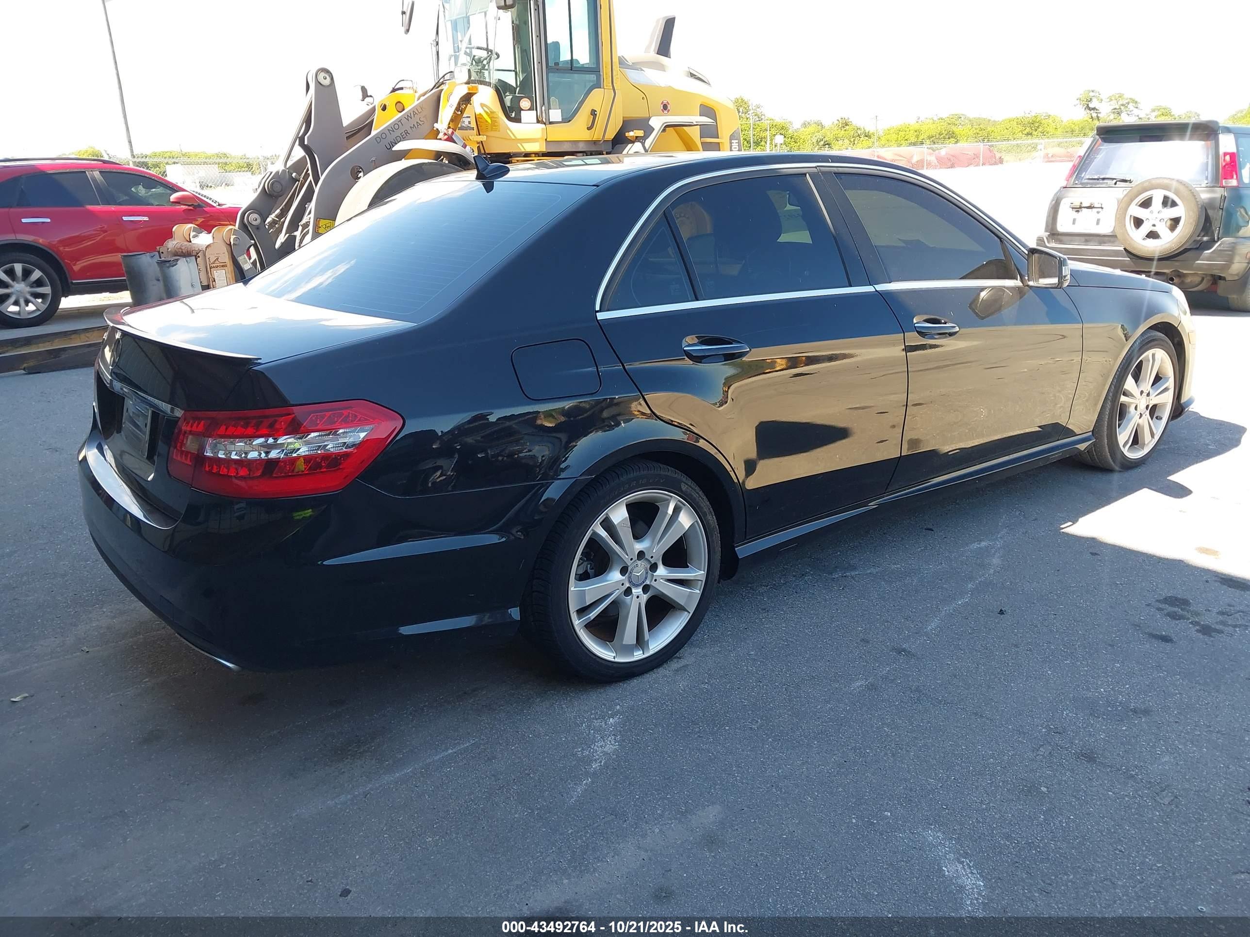 MERCEDES-BENZ E image 4