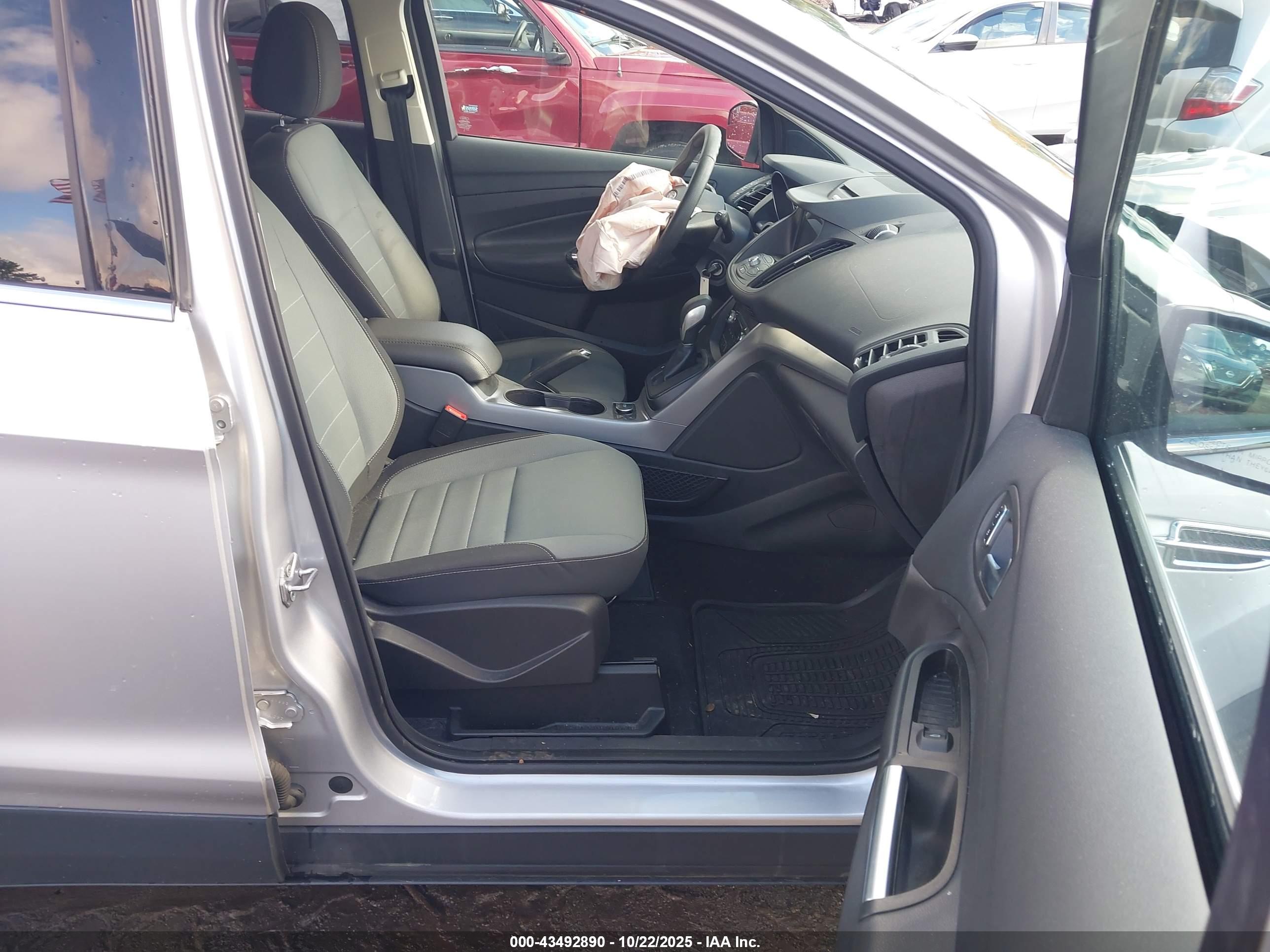 FORD ESCAPE image 5