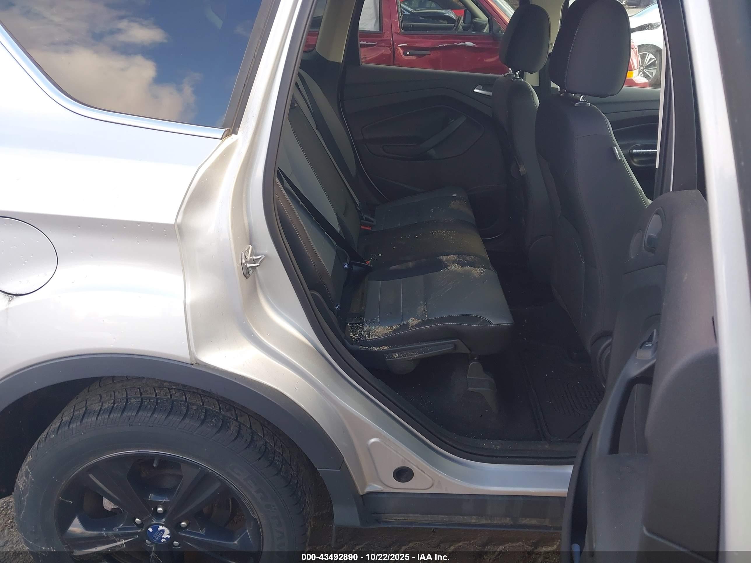 FORD ESCAPE image 8
