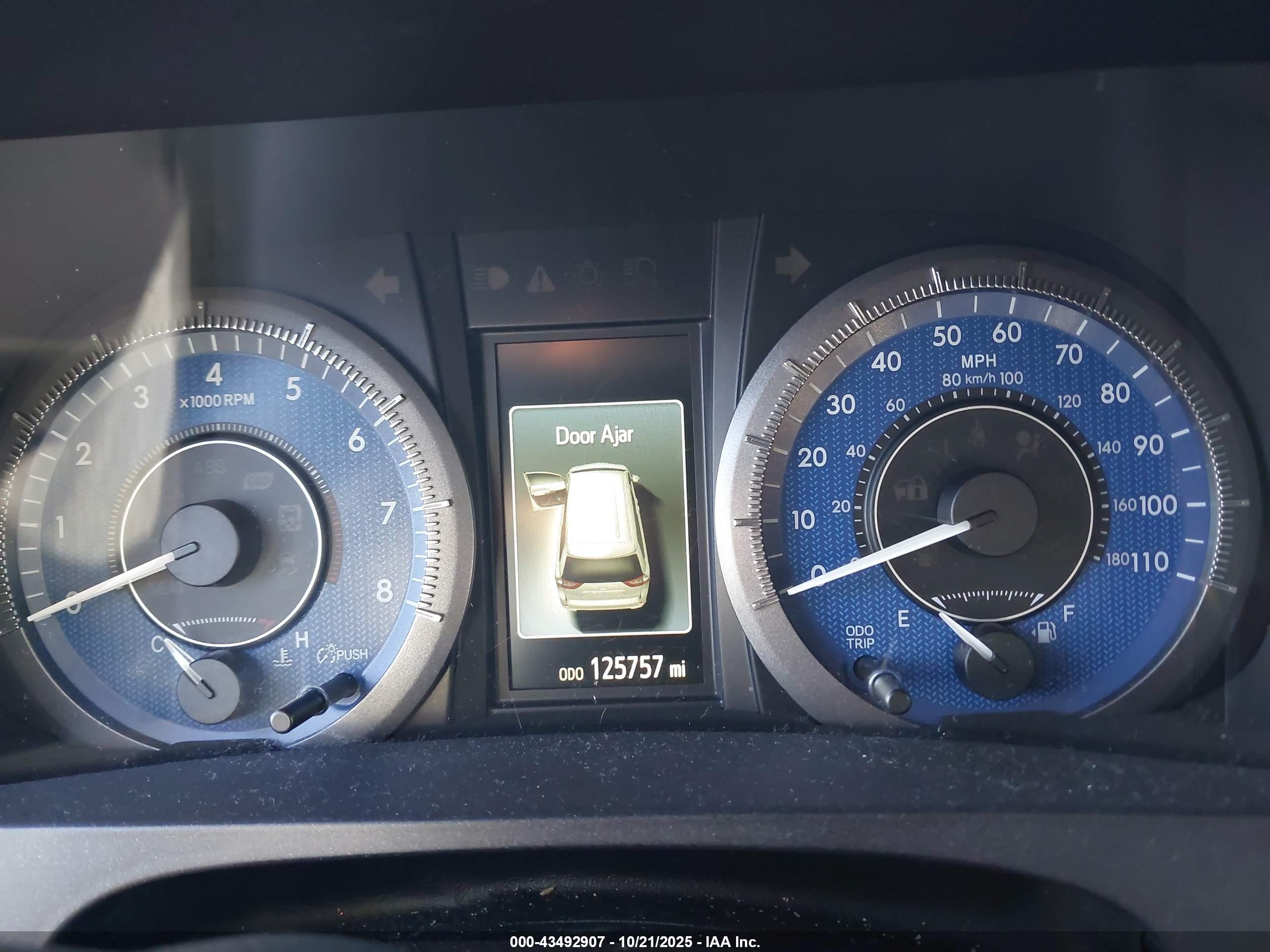TOYOTA SIENNA image 7