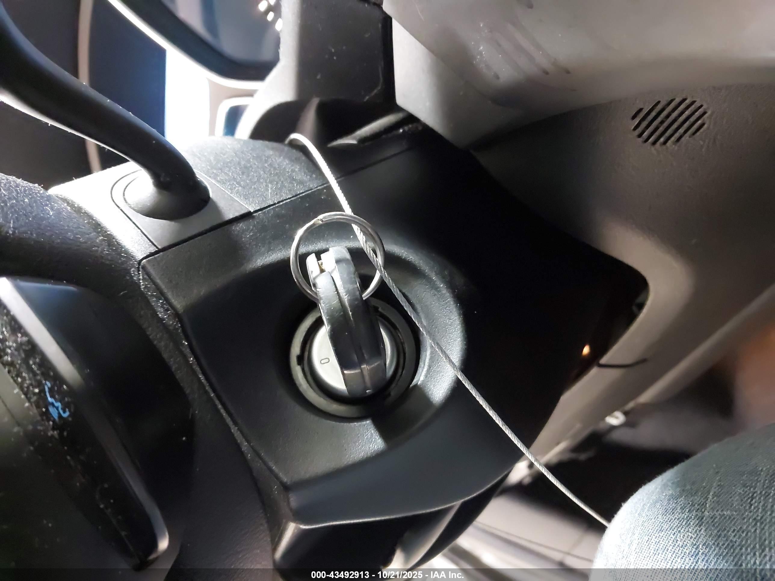 FORD ESCAPE image 11