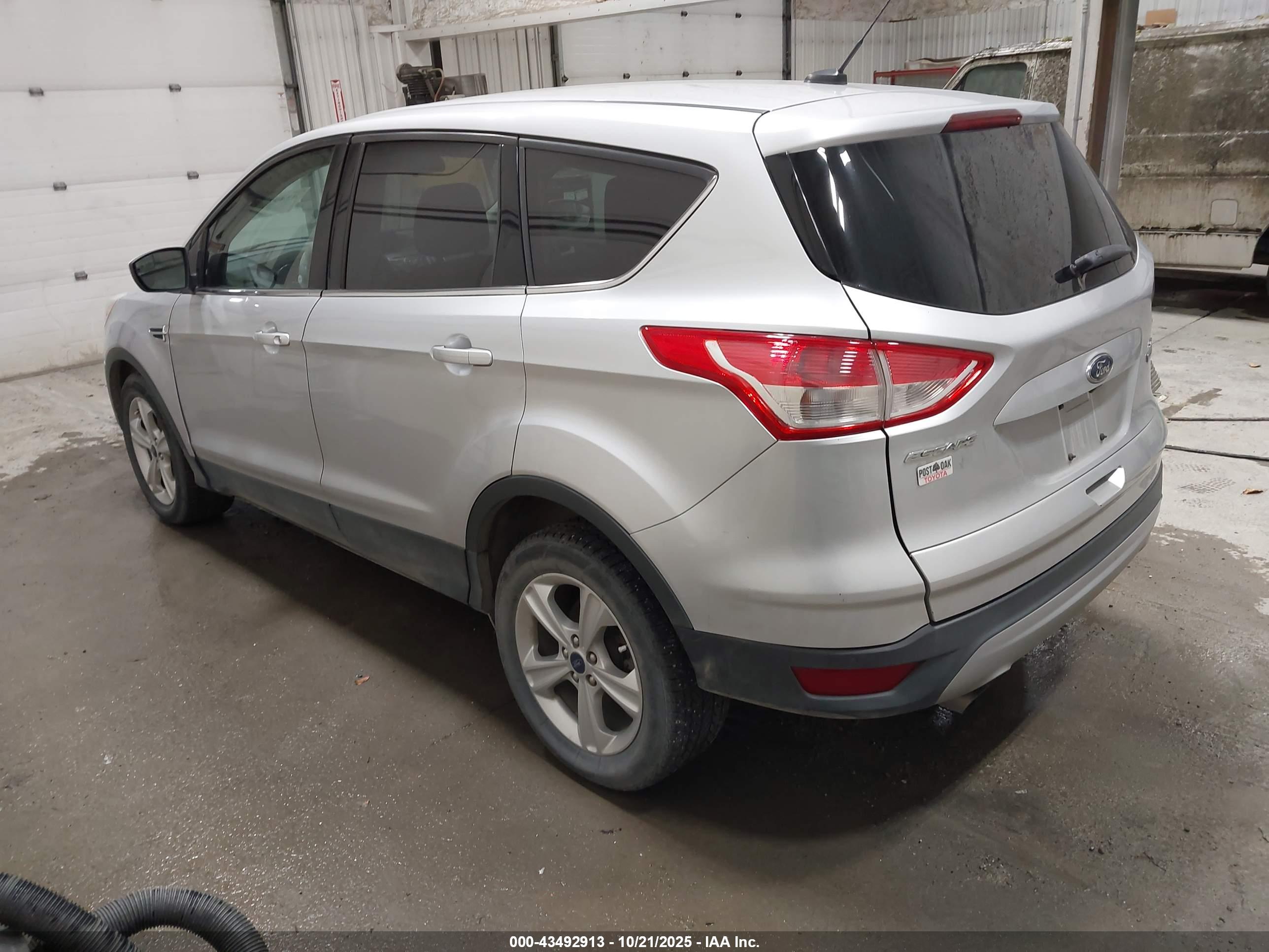 FORD ESCAPE image 3