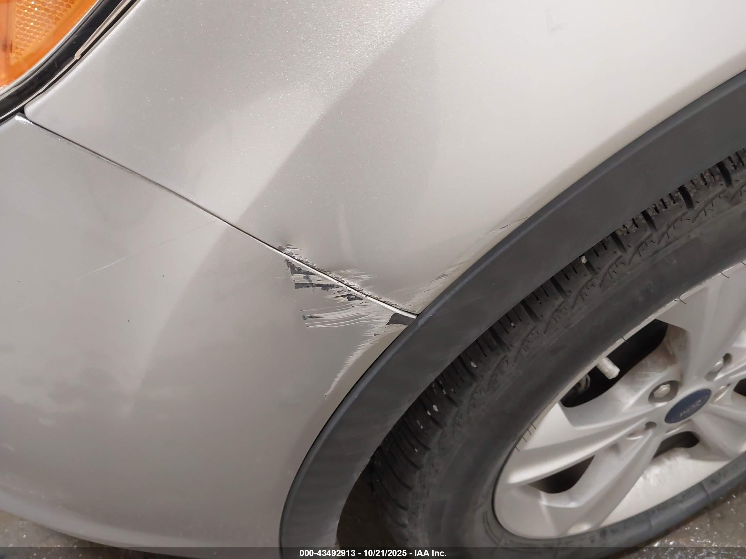 FORD ESCAPE image 6