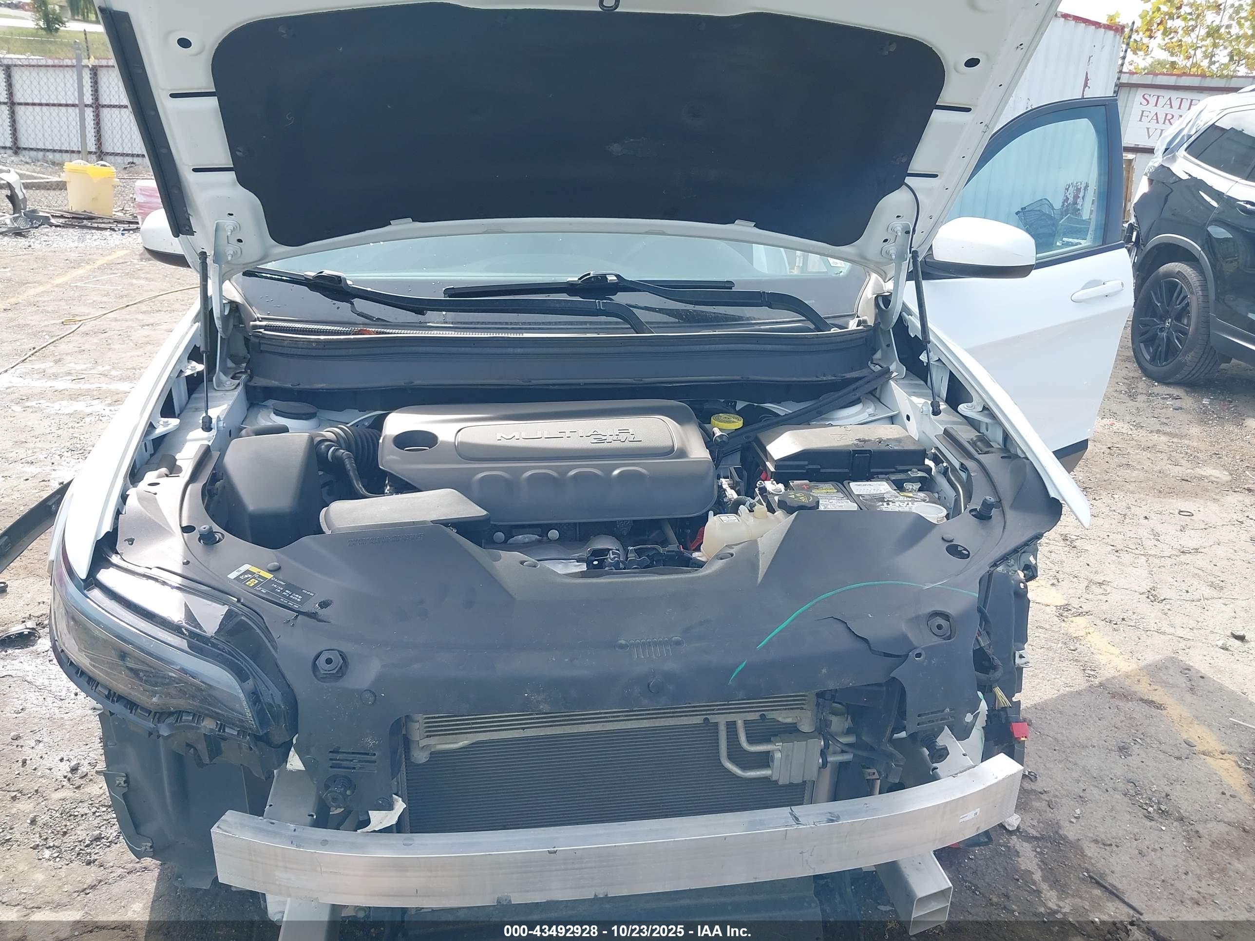JEEP CHEROKEE image 10