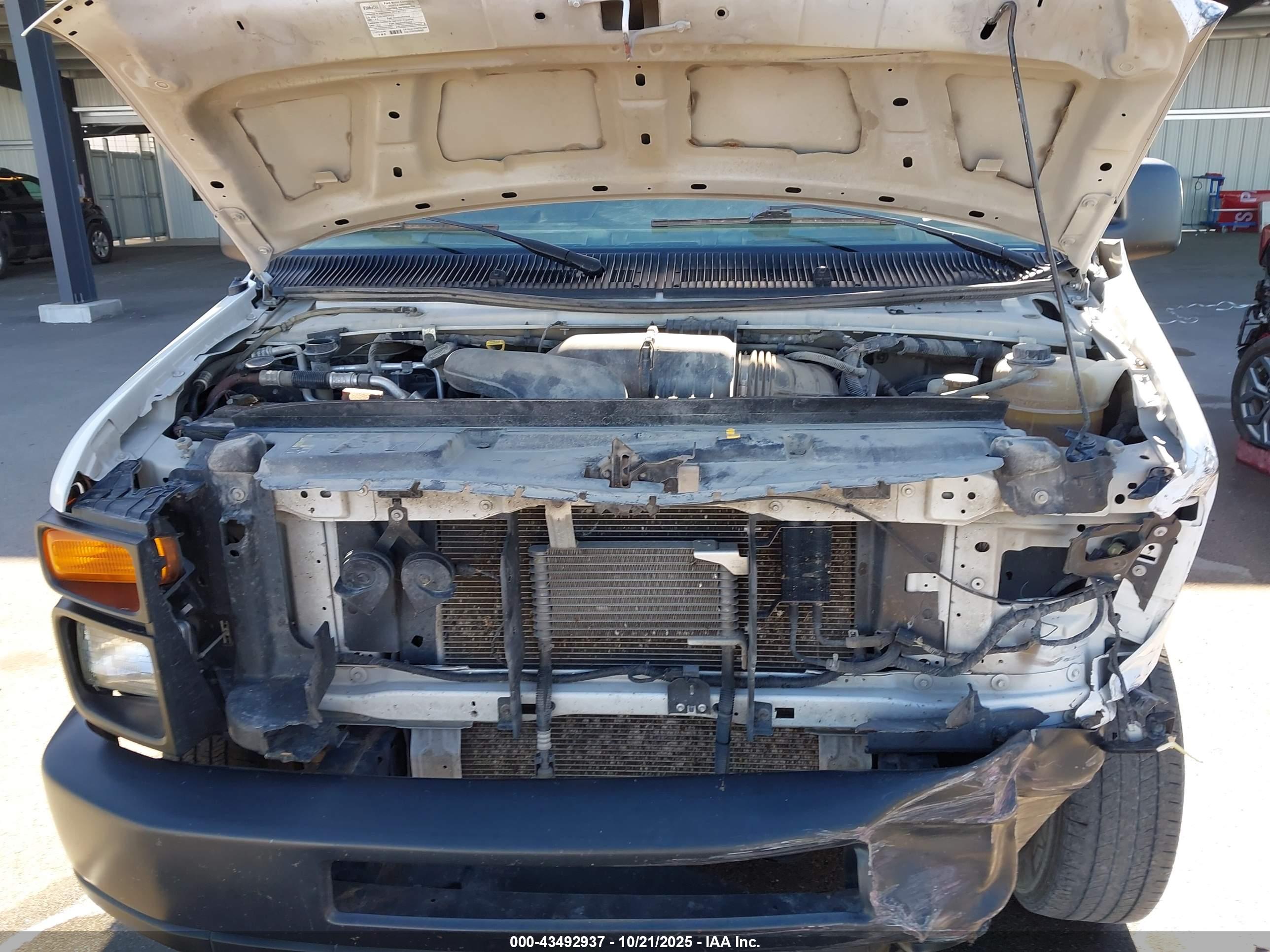 FORD E-250 image 10