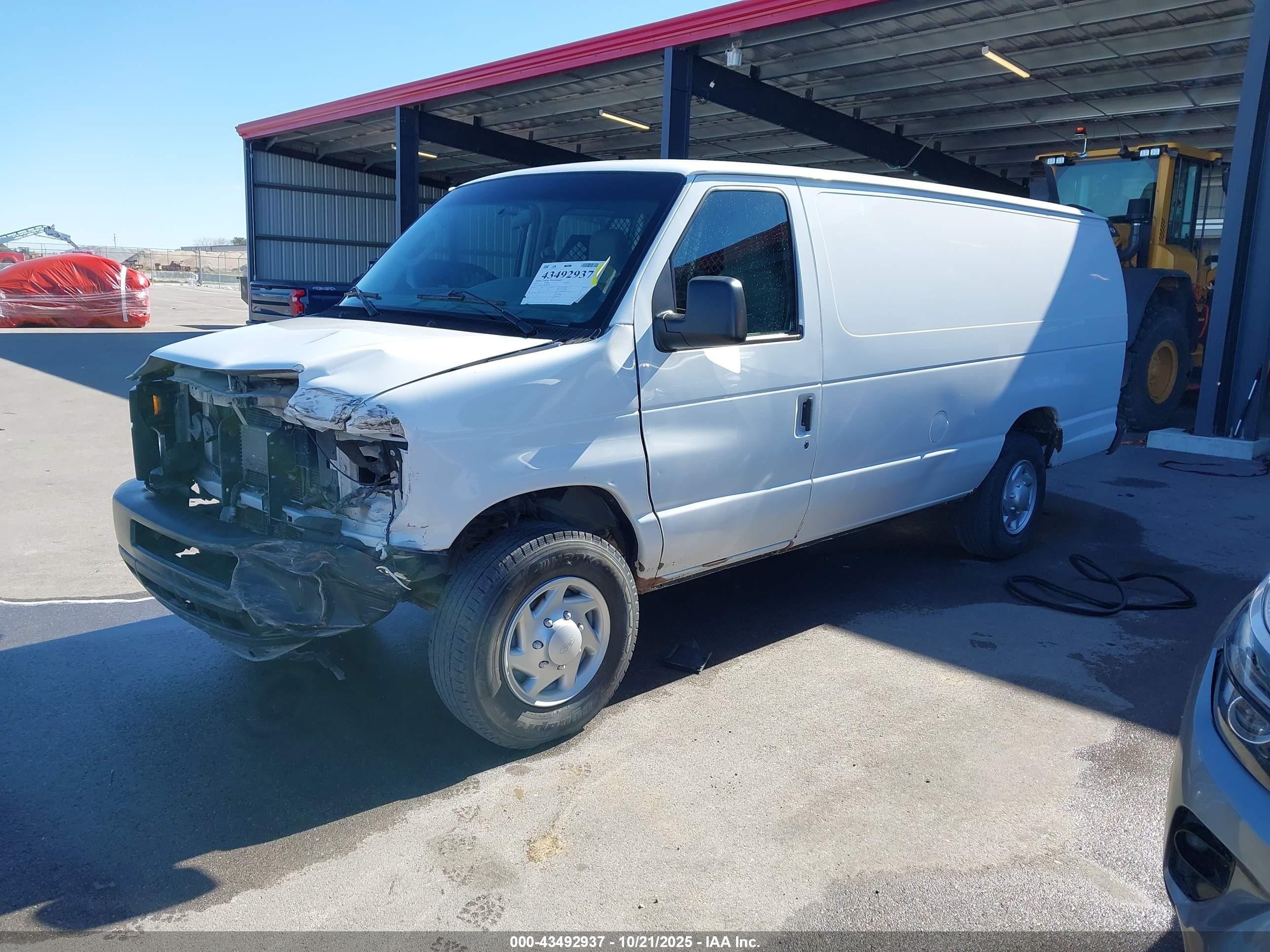 FORD E-250 image 2