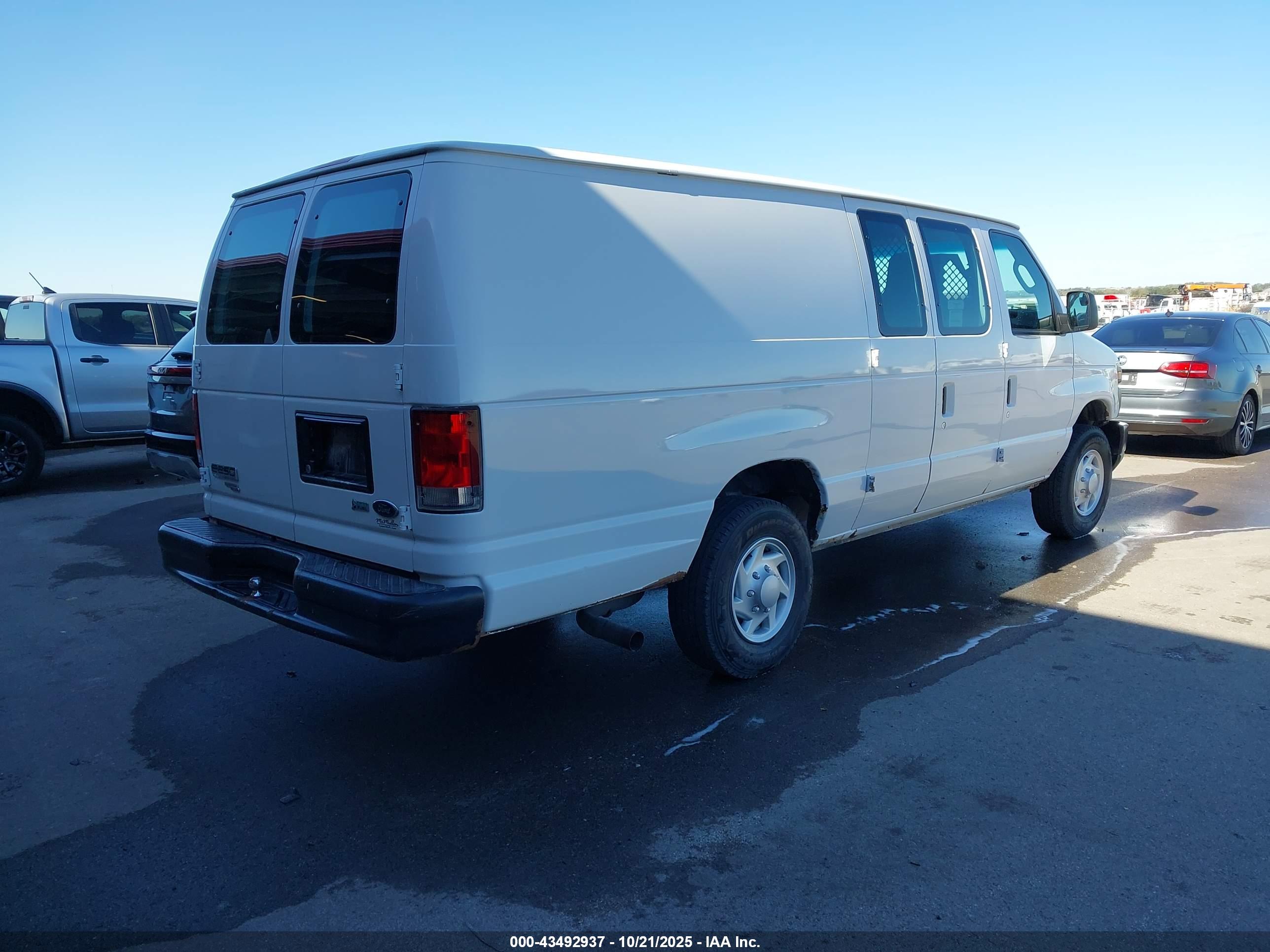 FORD E-250 image 4