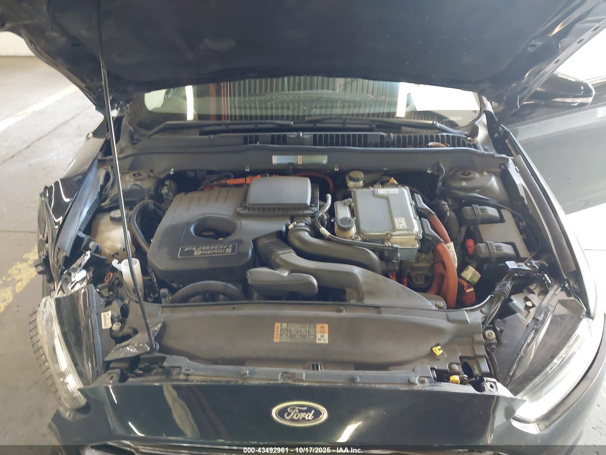 FORD FUSION image 10