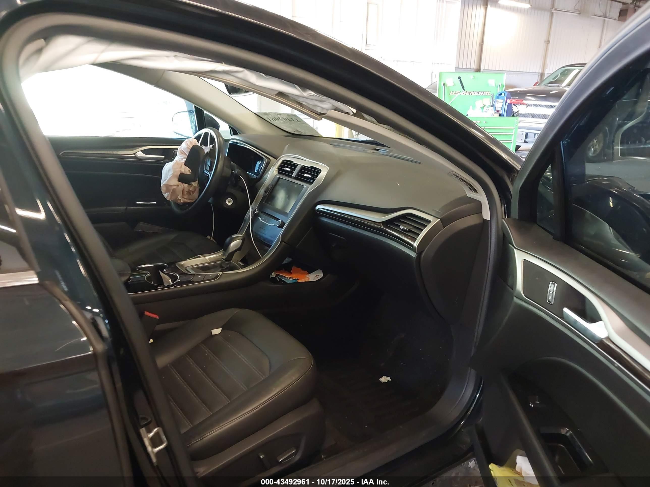FORD FUSION image 5
