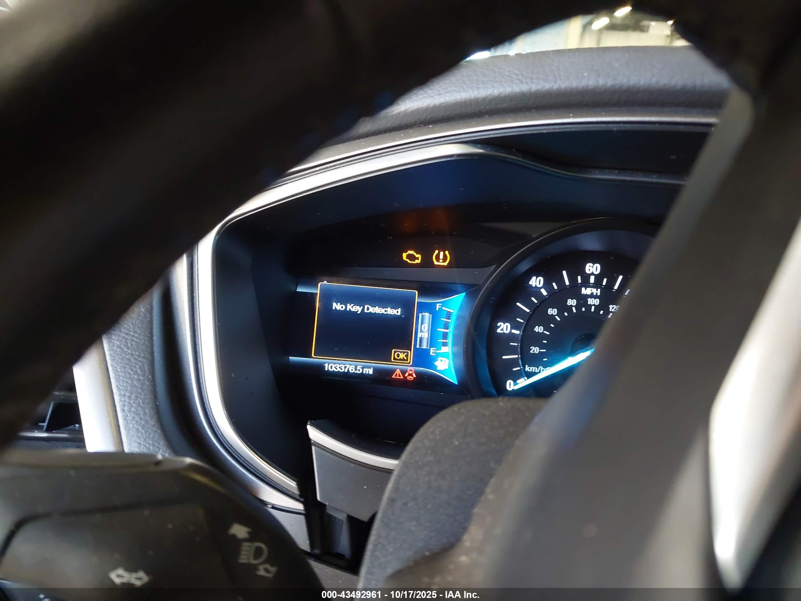 FORD FUSION image 7