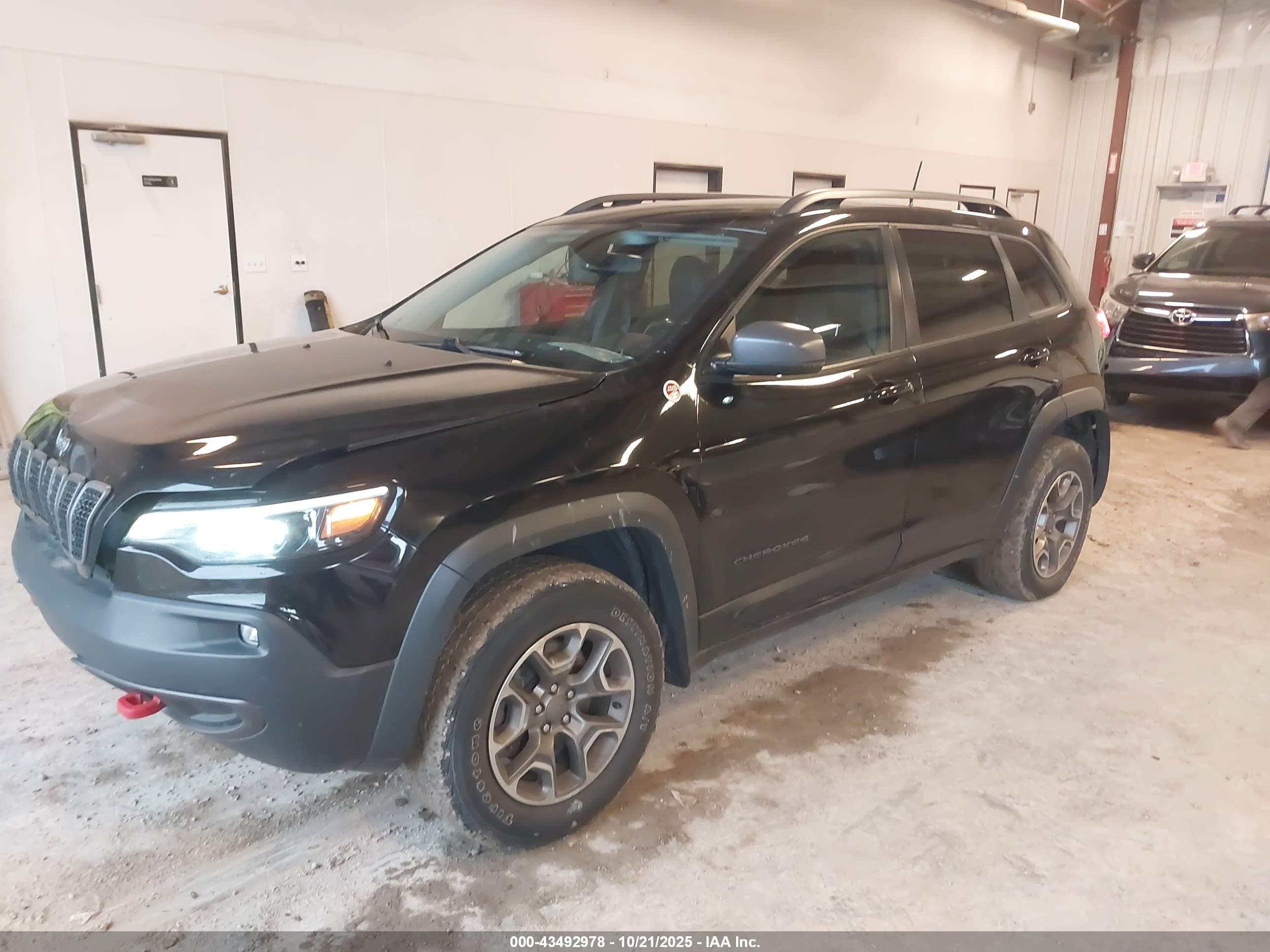 JEEP CHEROKEE image 2