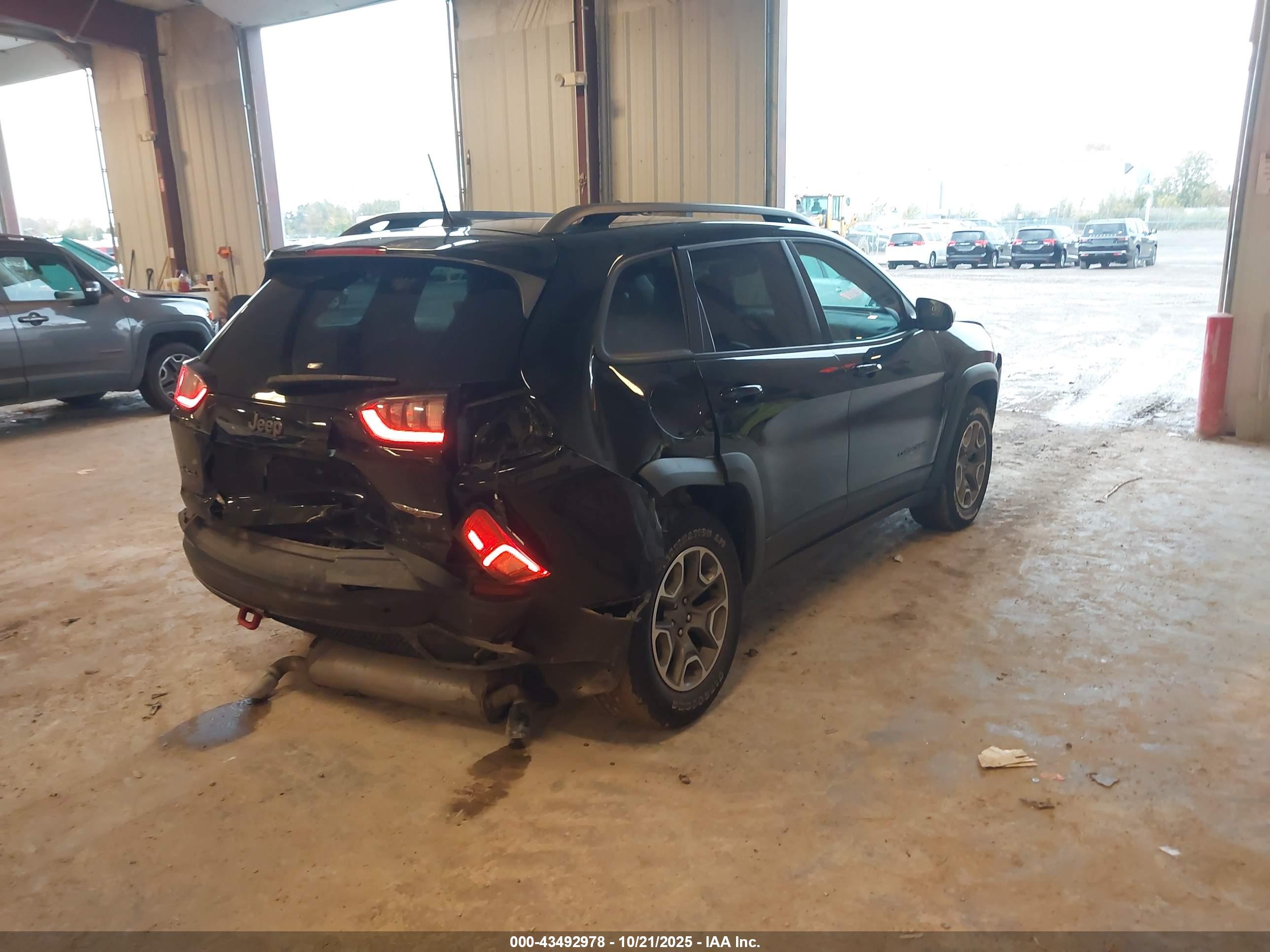 JEEP CHEROKEE image 4