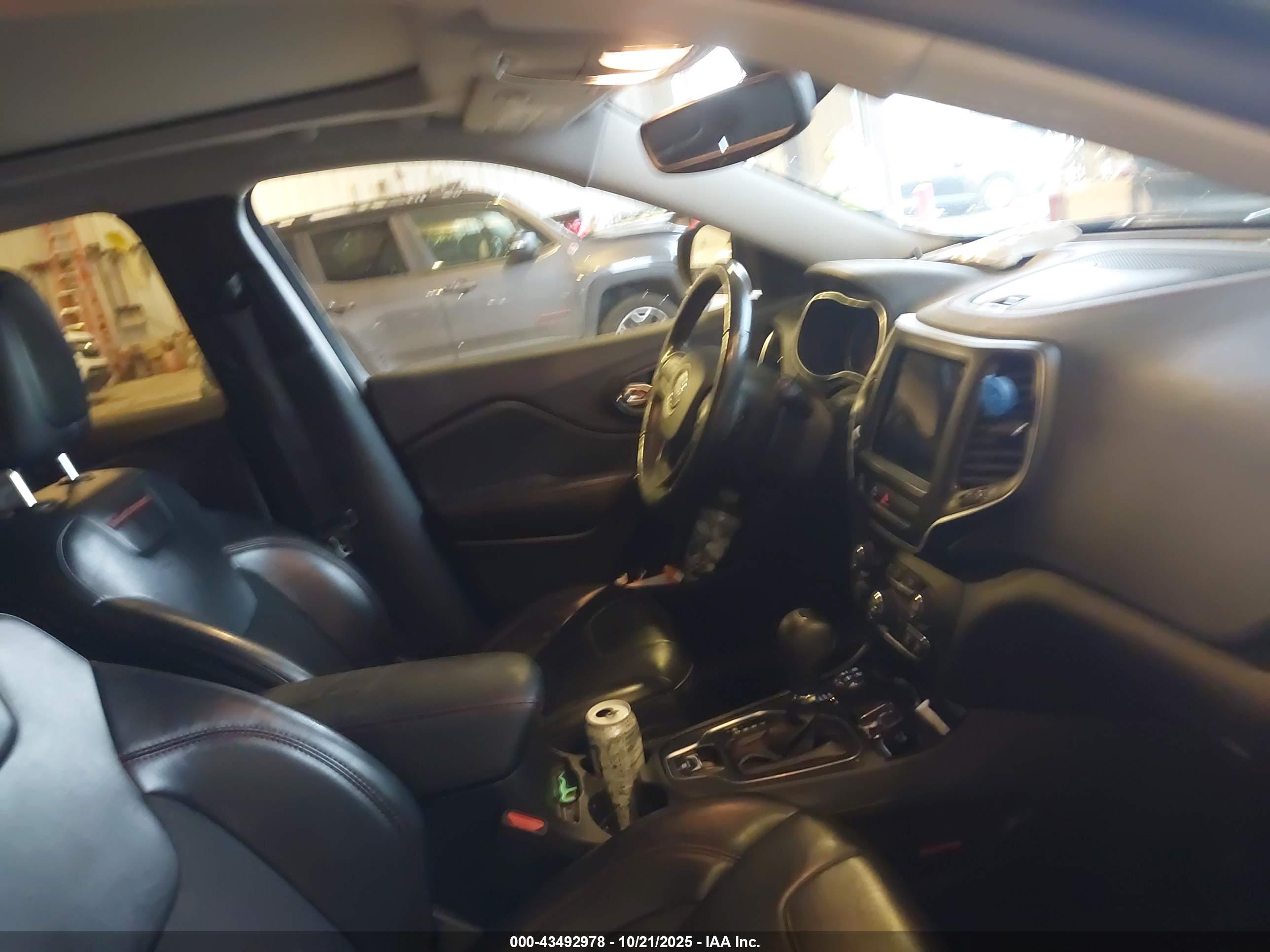 JEEP CHEROKEE image 5