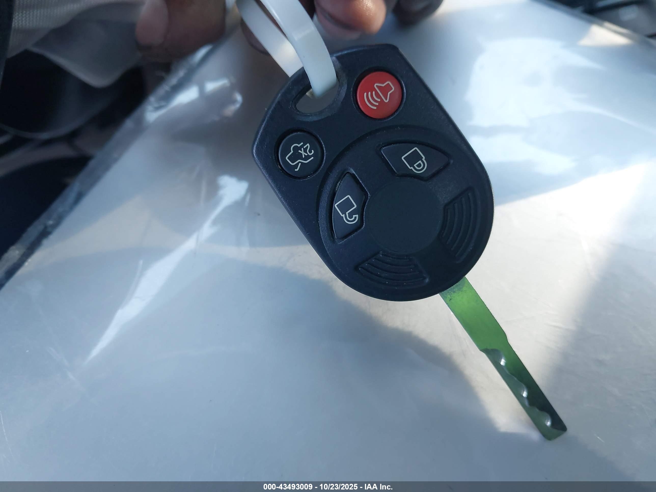 FORD C-MAX image 11