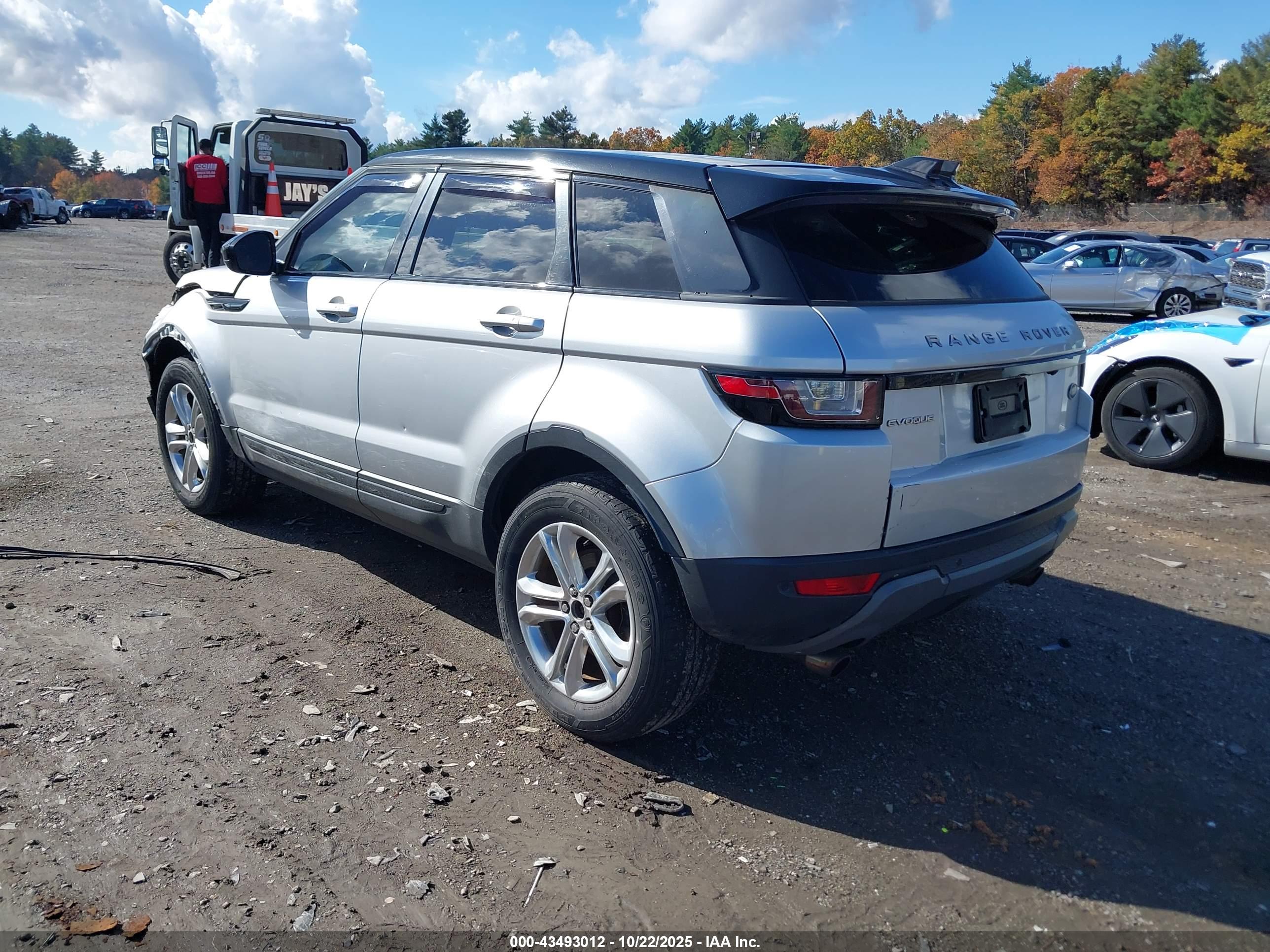 LAND ROVER image 3