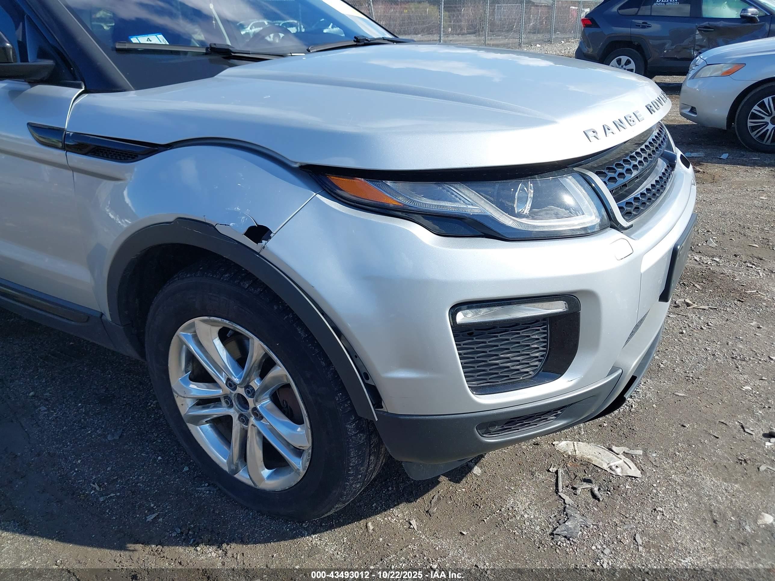 LAND ROVER image 6