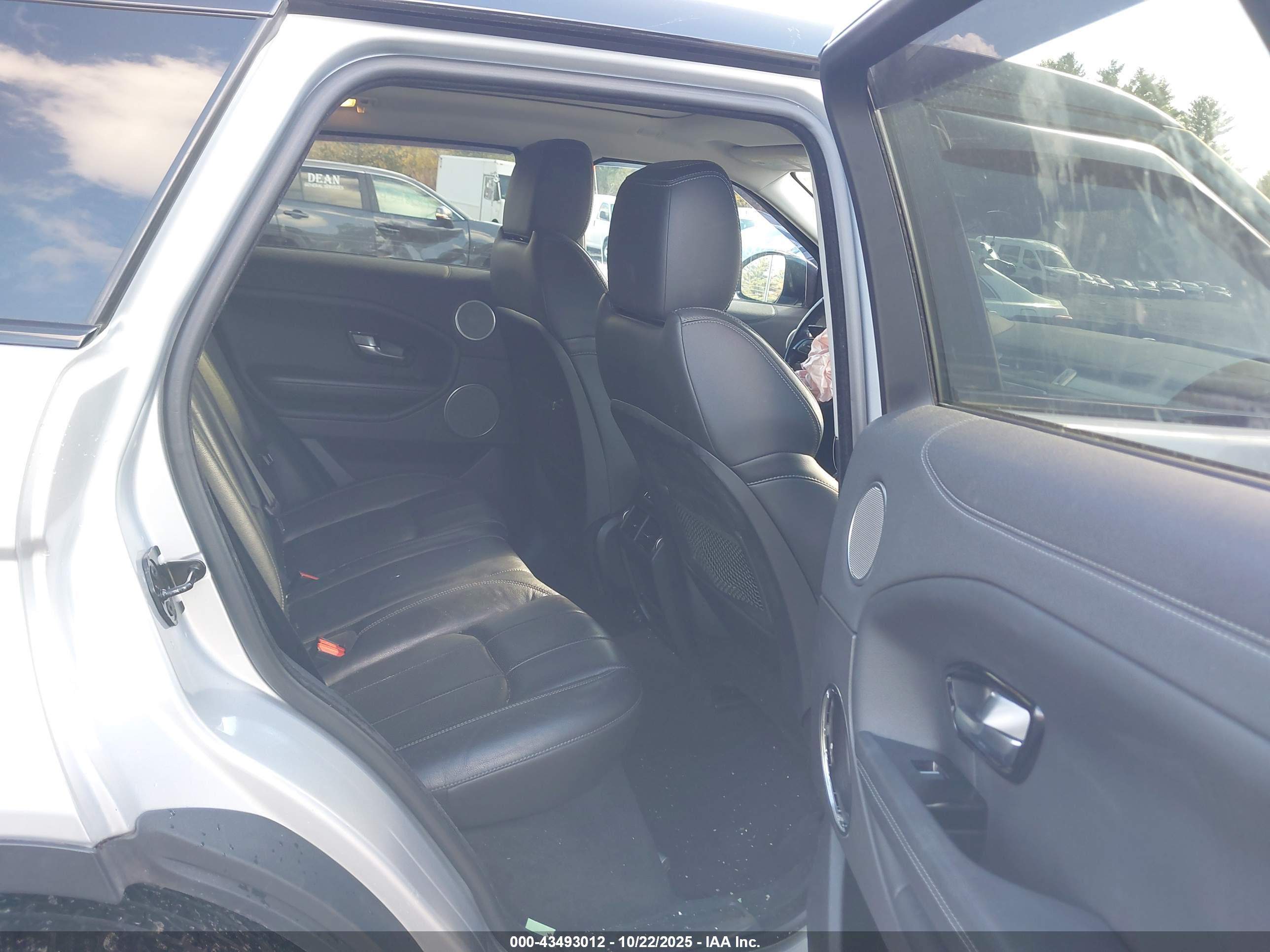 LAND ROVER image 8