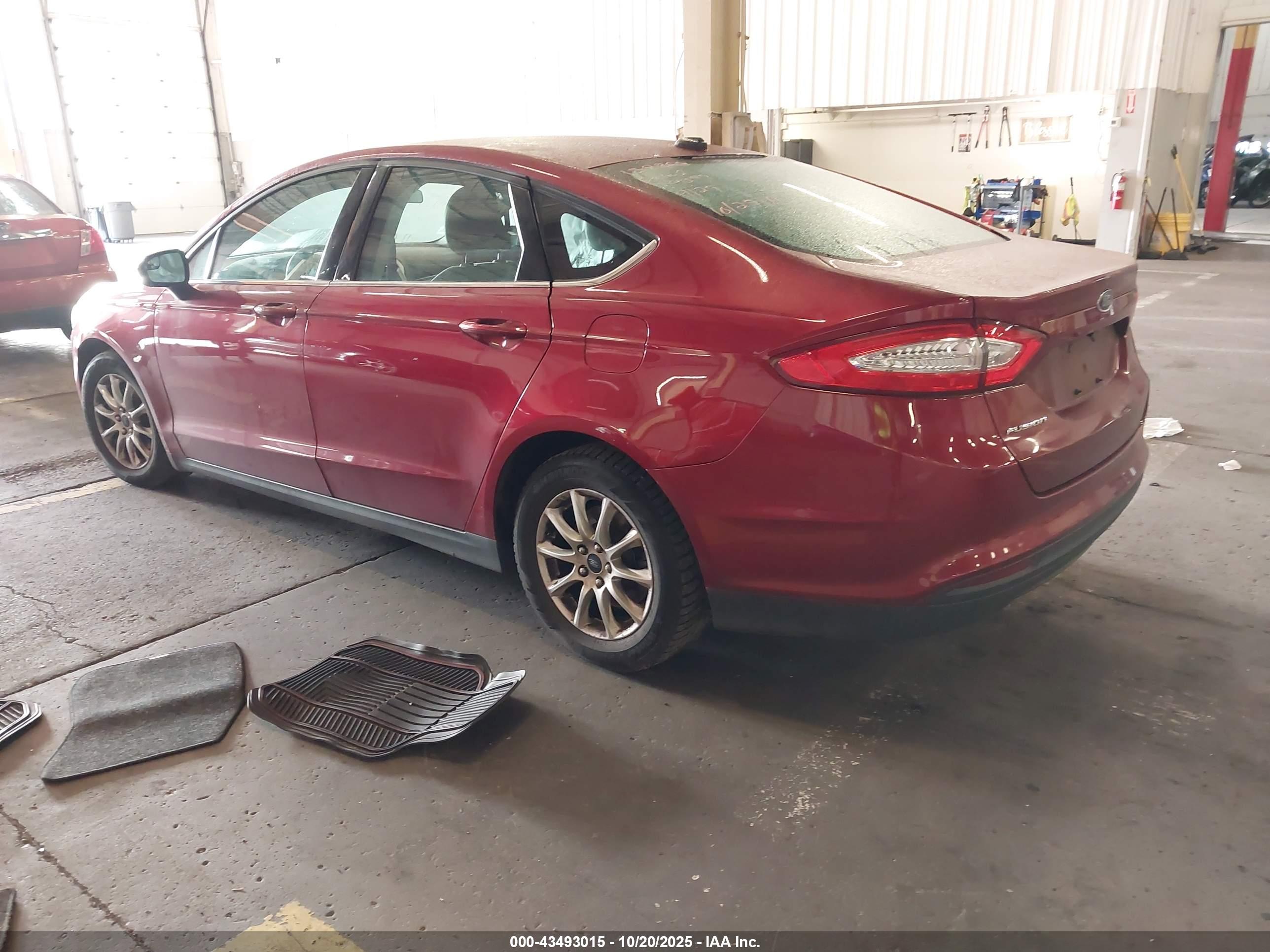 FORD FUSION image 3