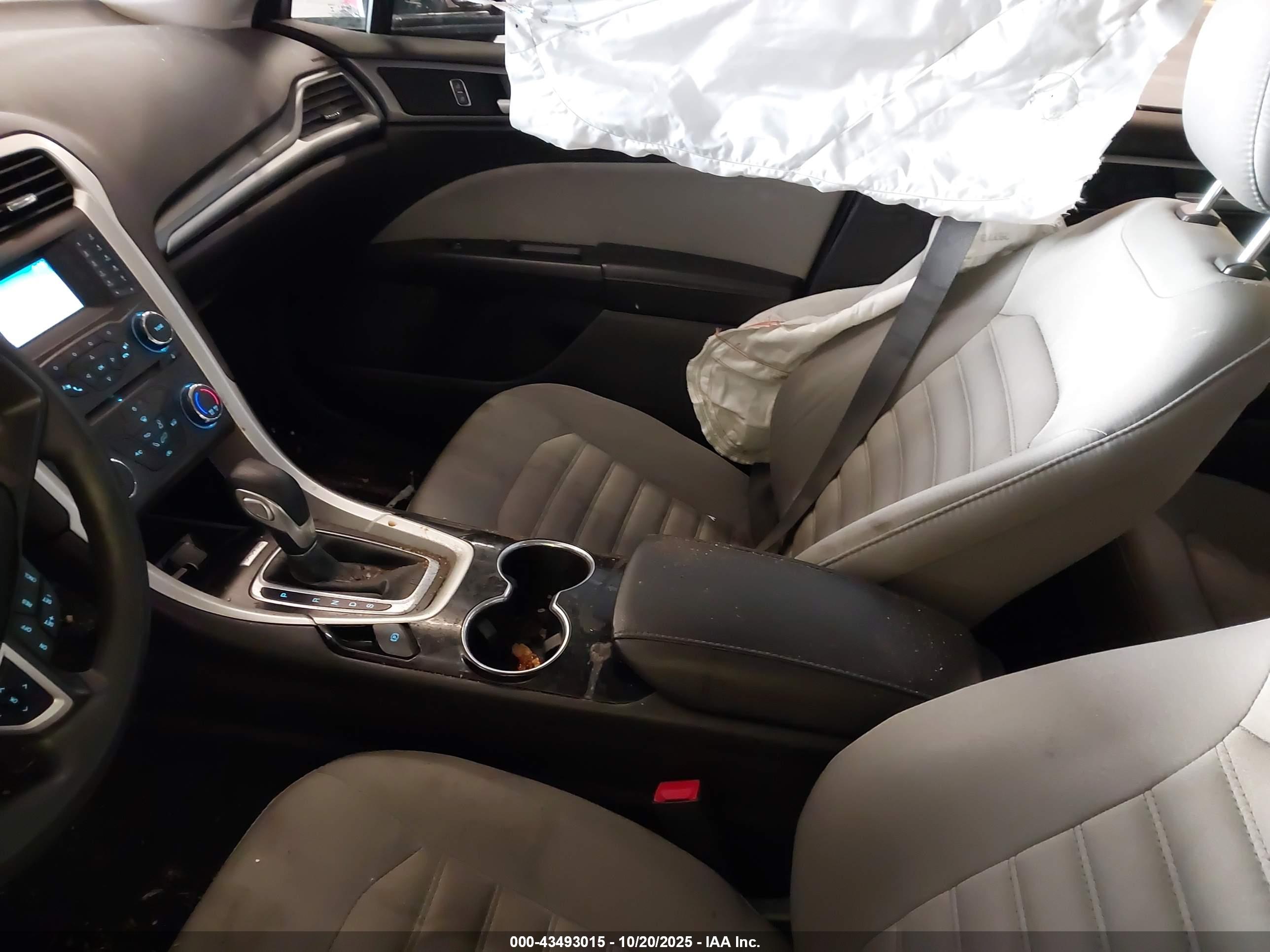 FORD FUSION image 5