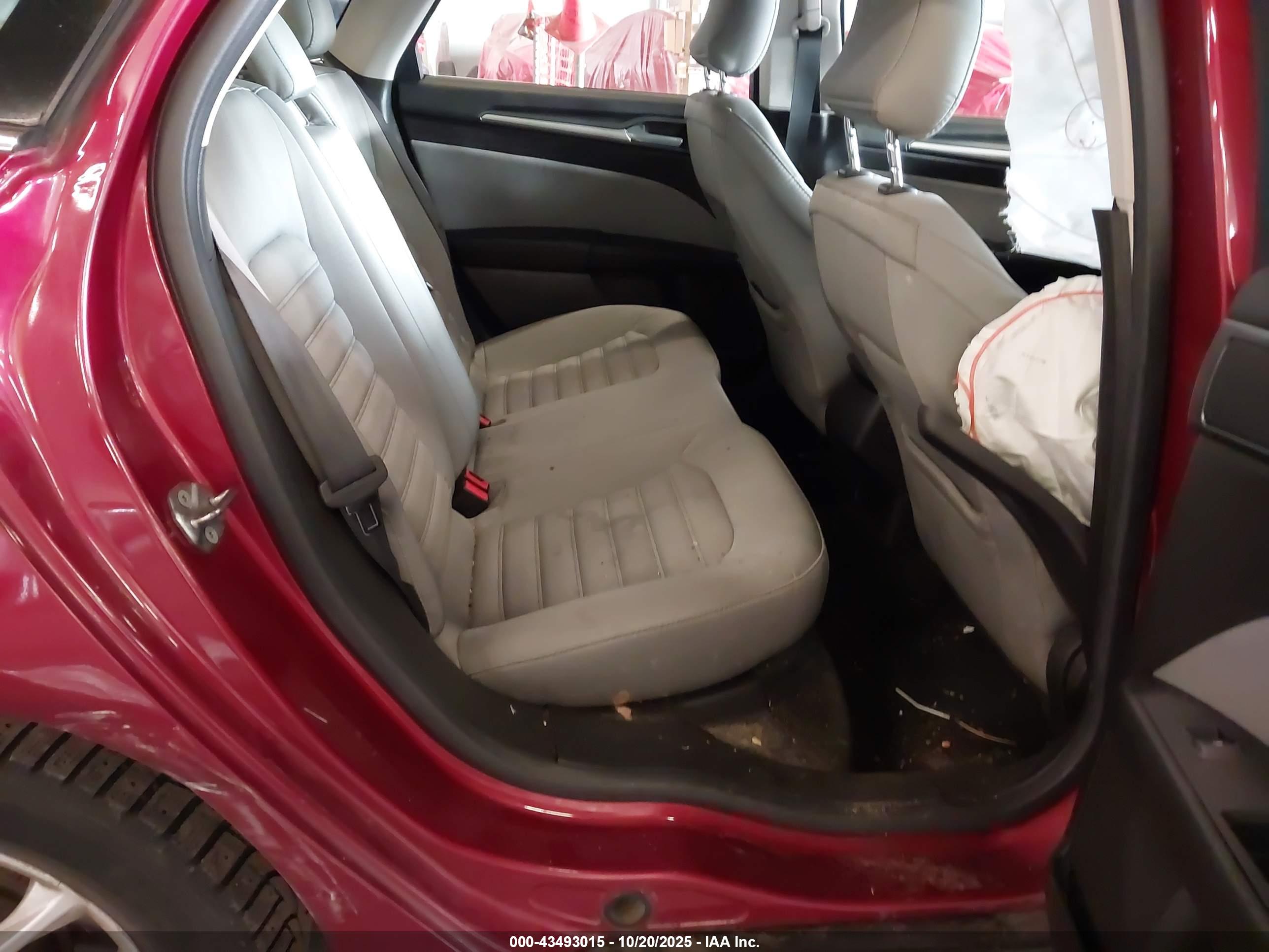 FORD FUSION image 8