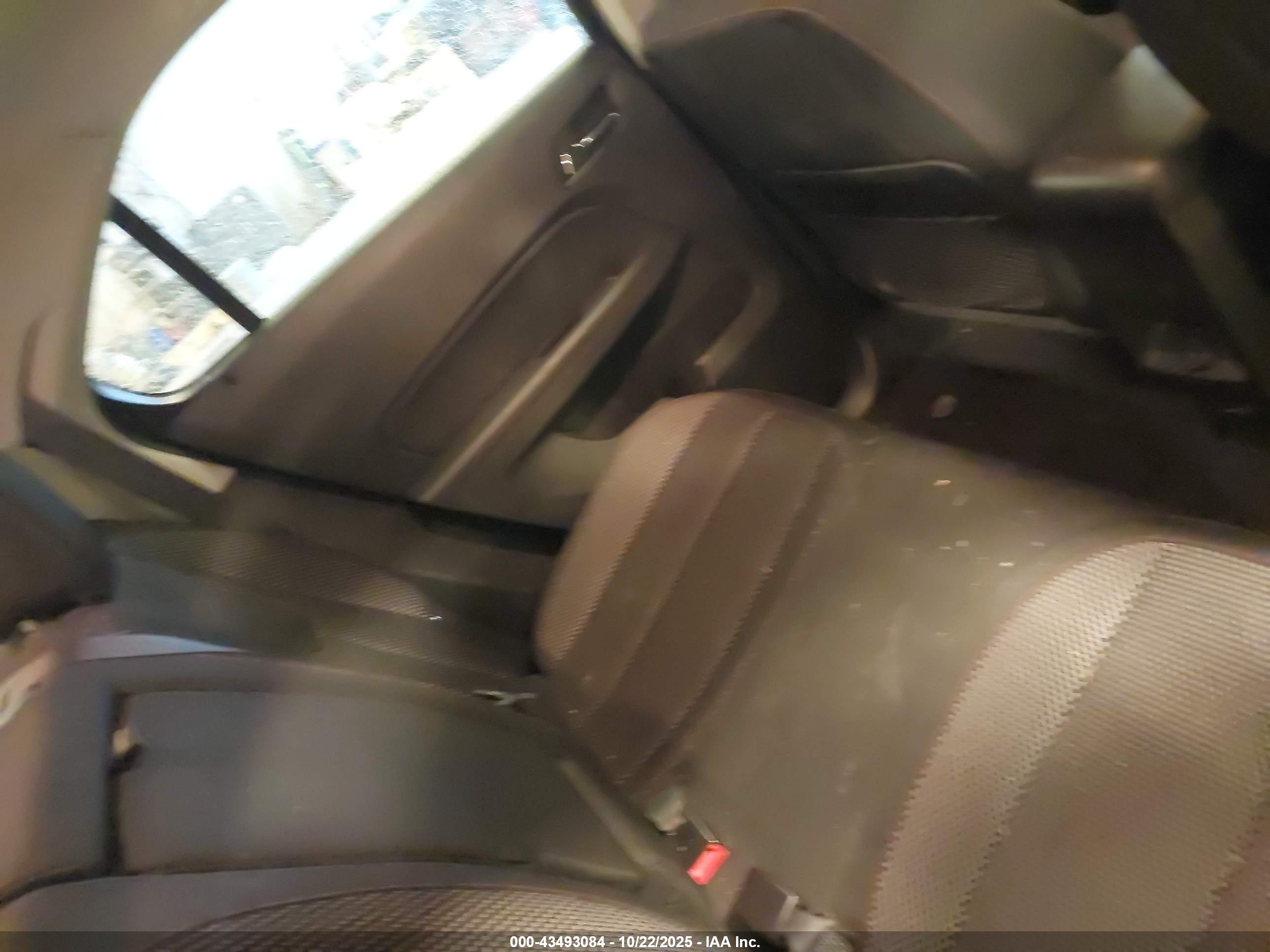 CHEVROLET EQUINOX image 8