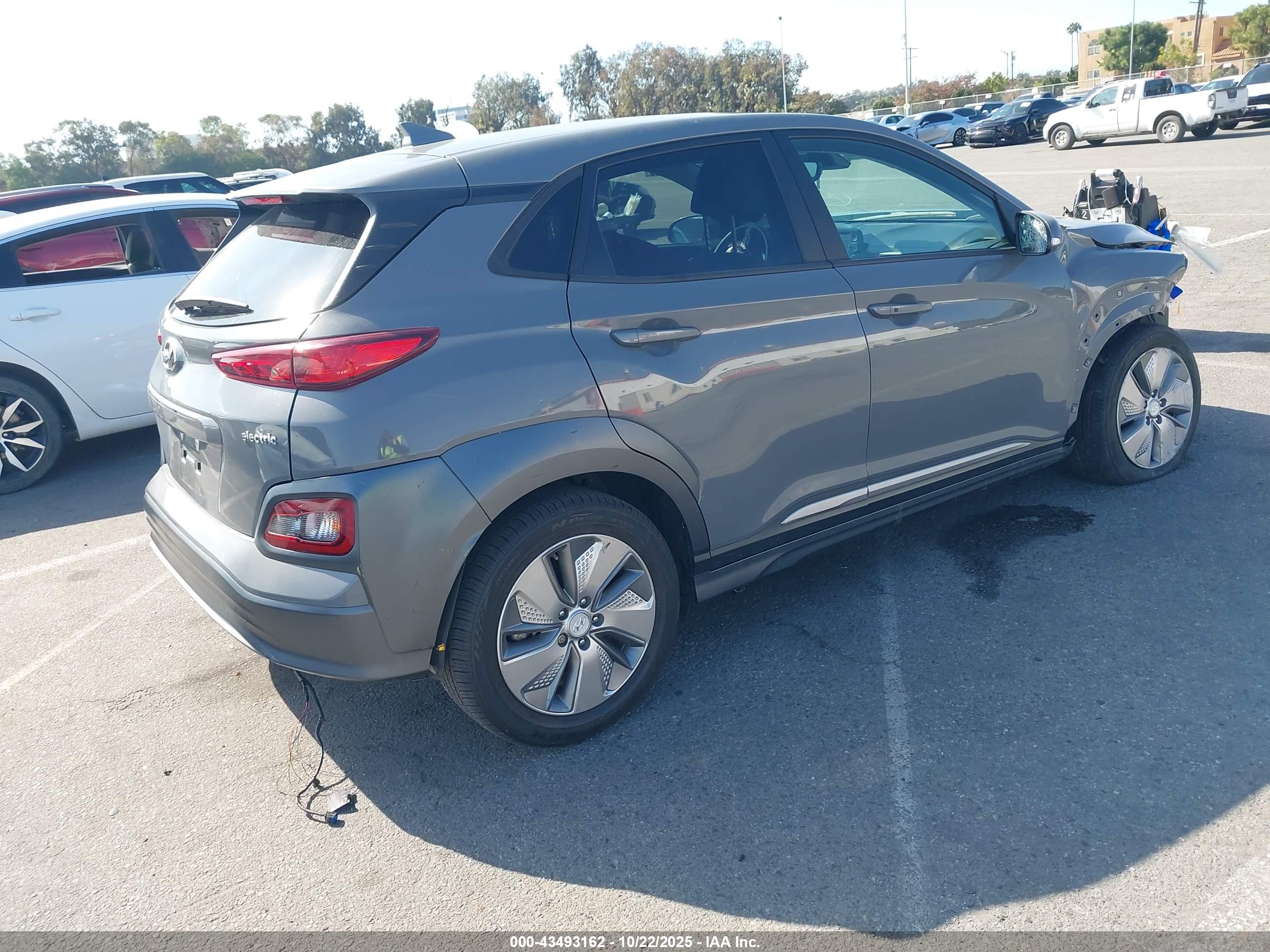 HYUNDAI KONA image 4