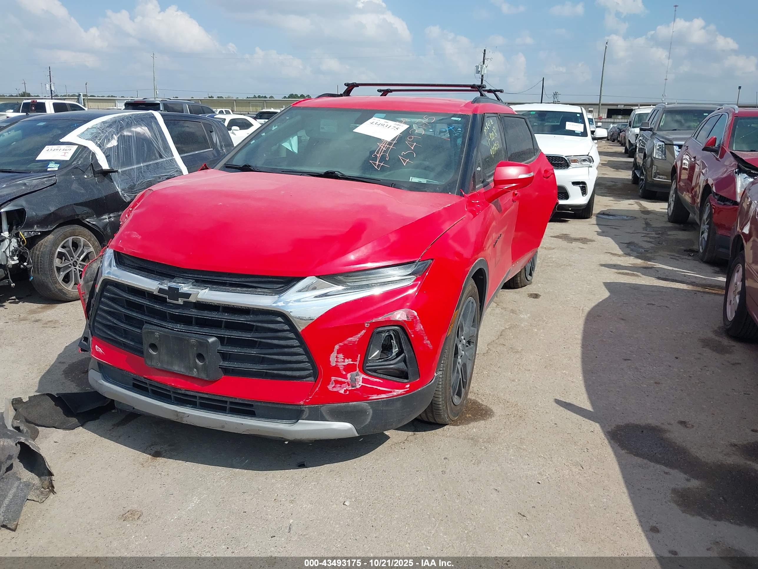 CHEVROLET BLAZER image 2