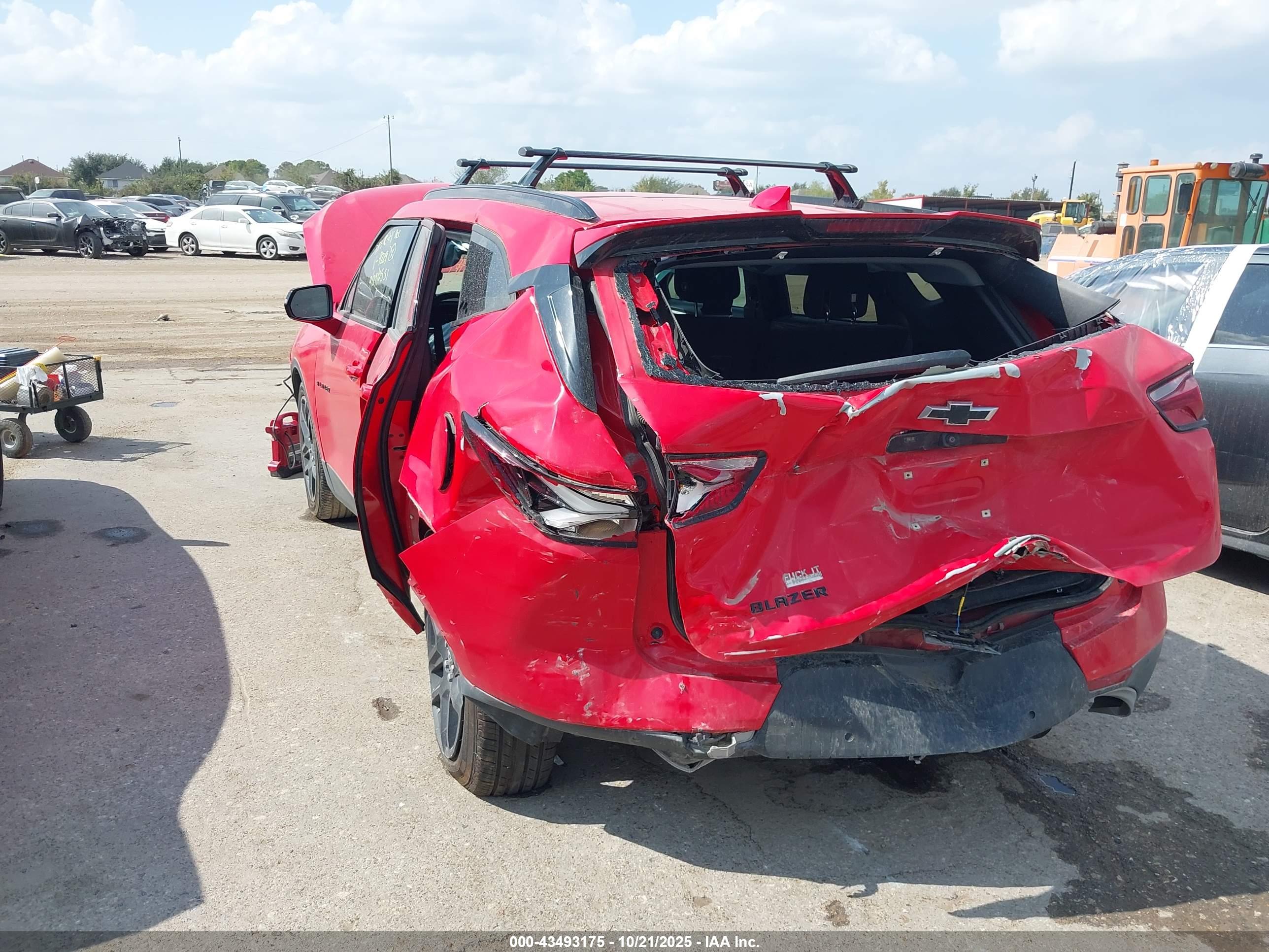 CHEVROLET BLAZER image 3