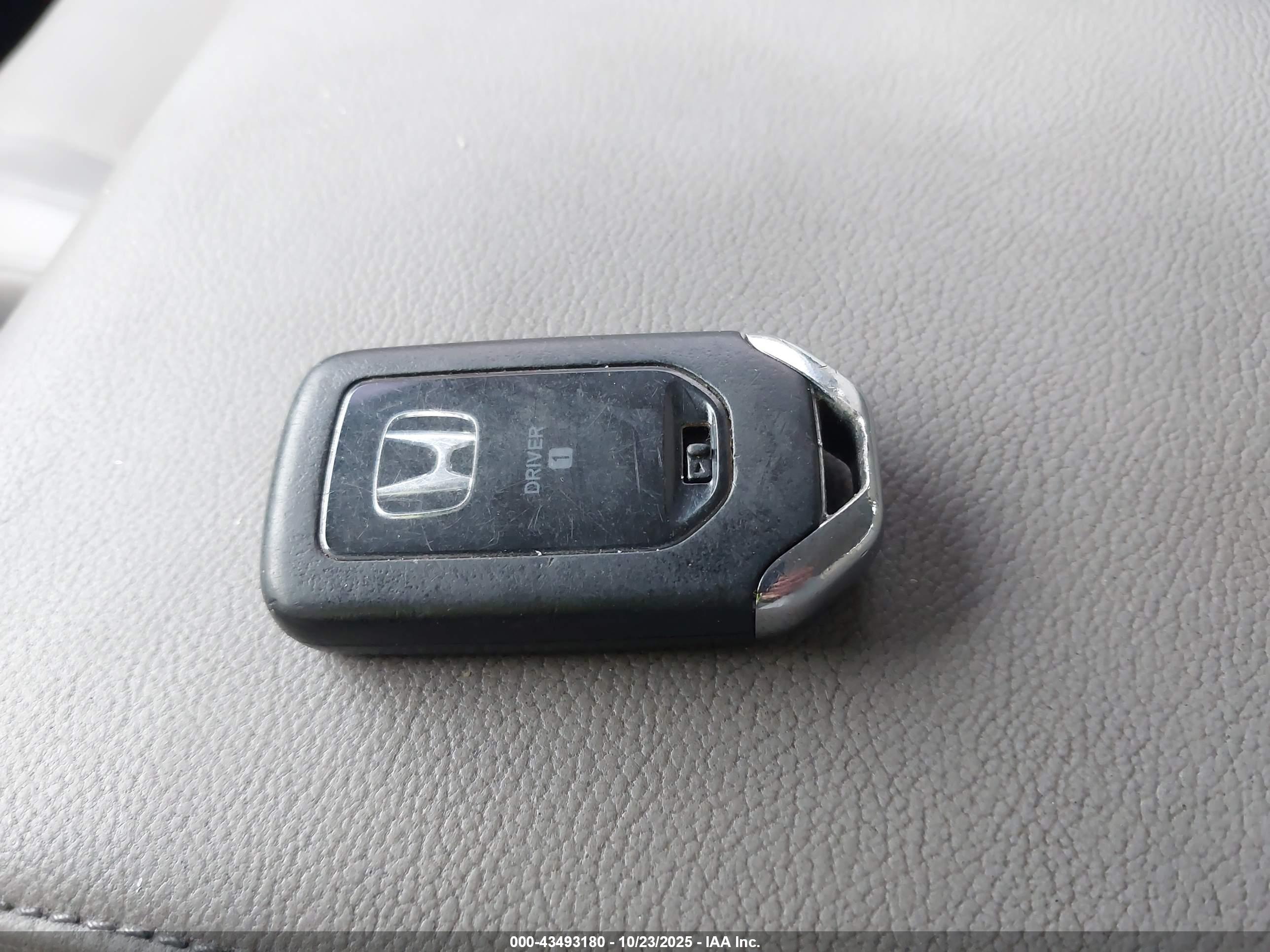 HONDA CR-V image 11