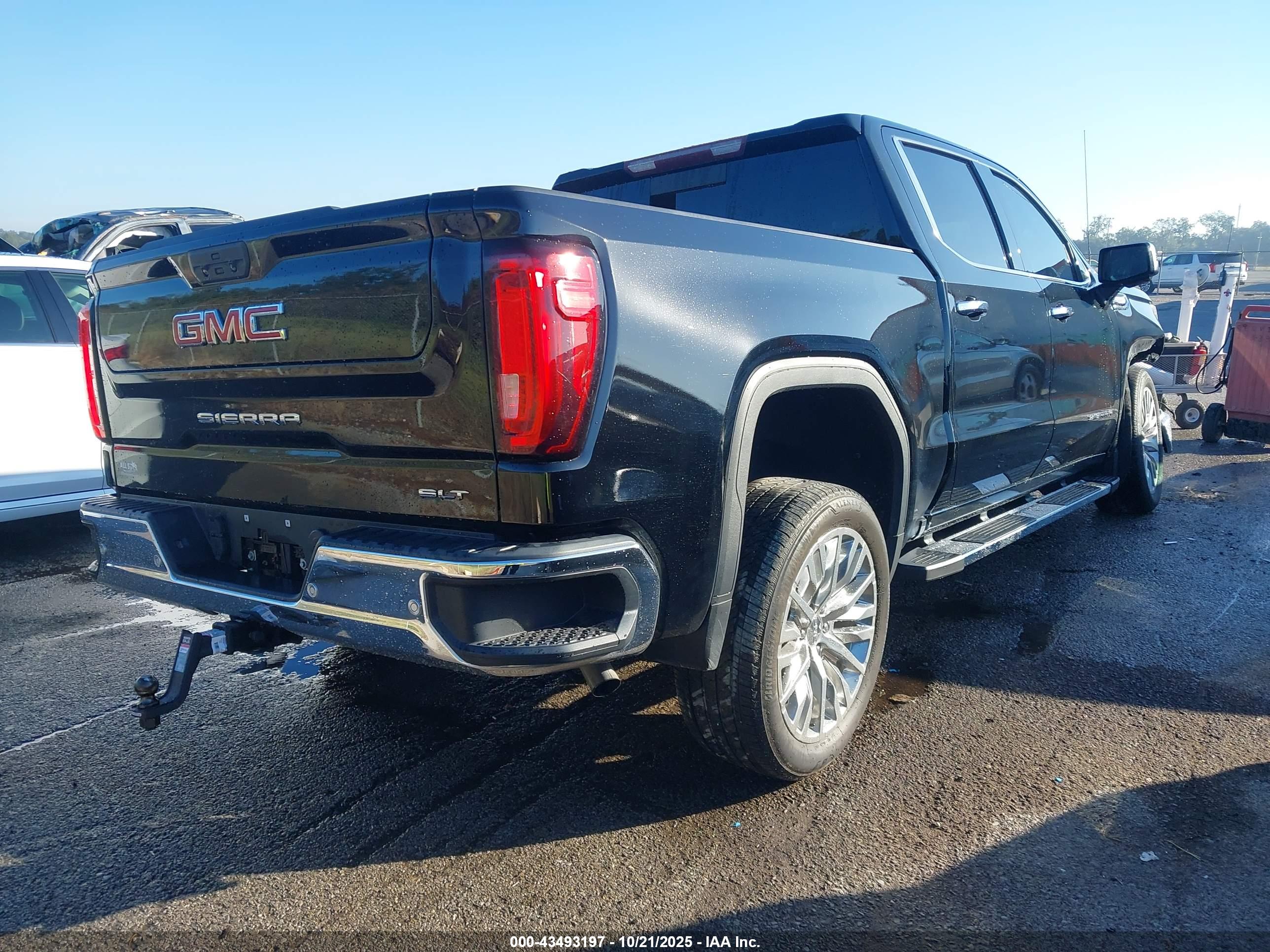 GMC SIERRA image 4